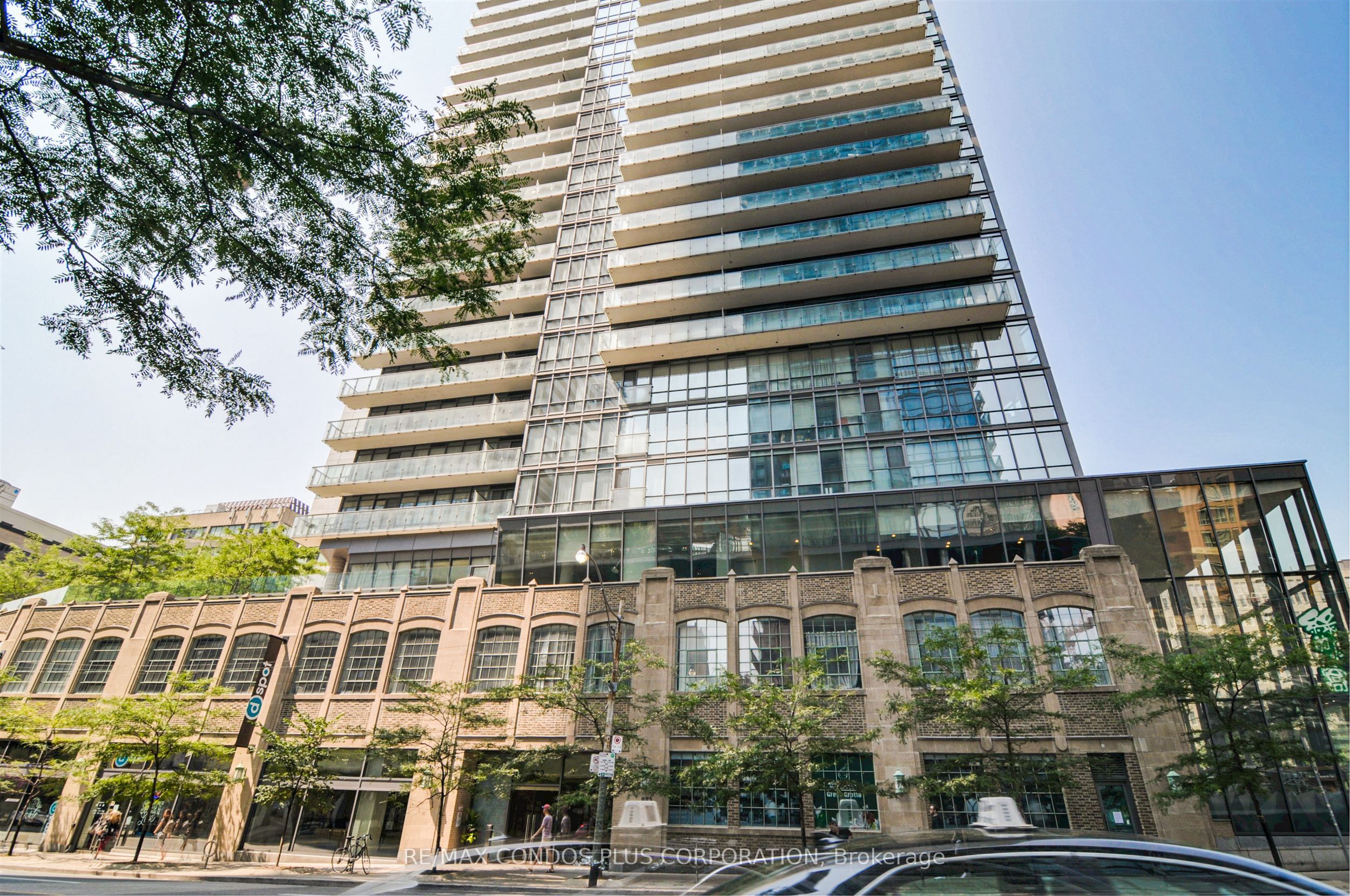 832 Bay Street 406, Toronto, ON M5S 1Z6