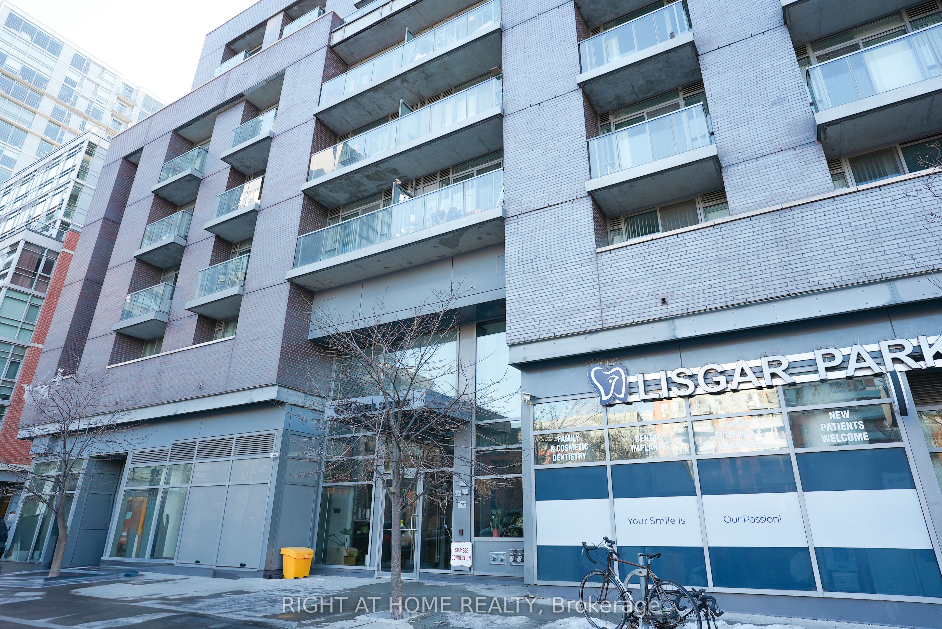 68 Abell Street 938, Toronto, ON M6J 0B1