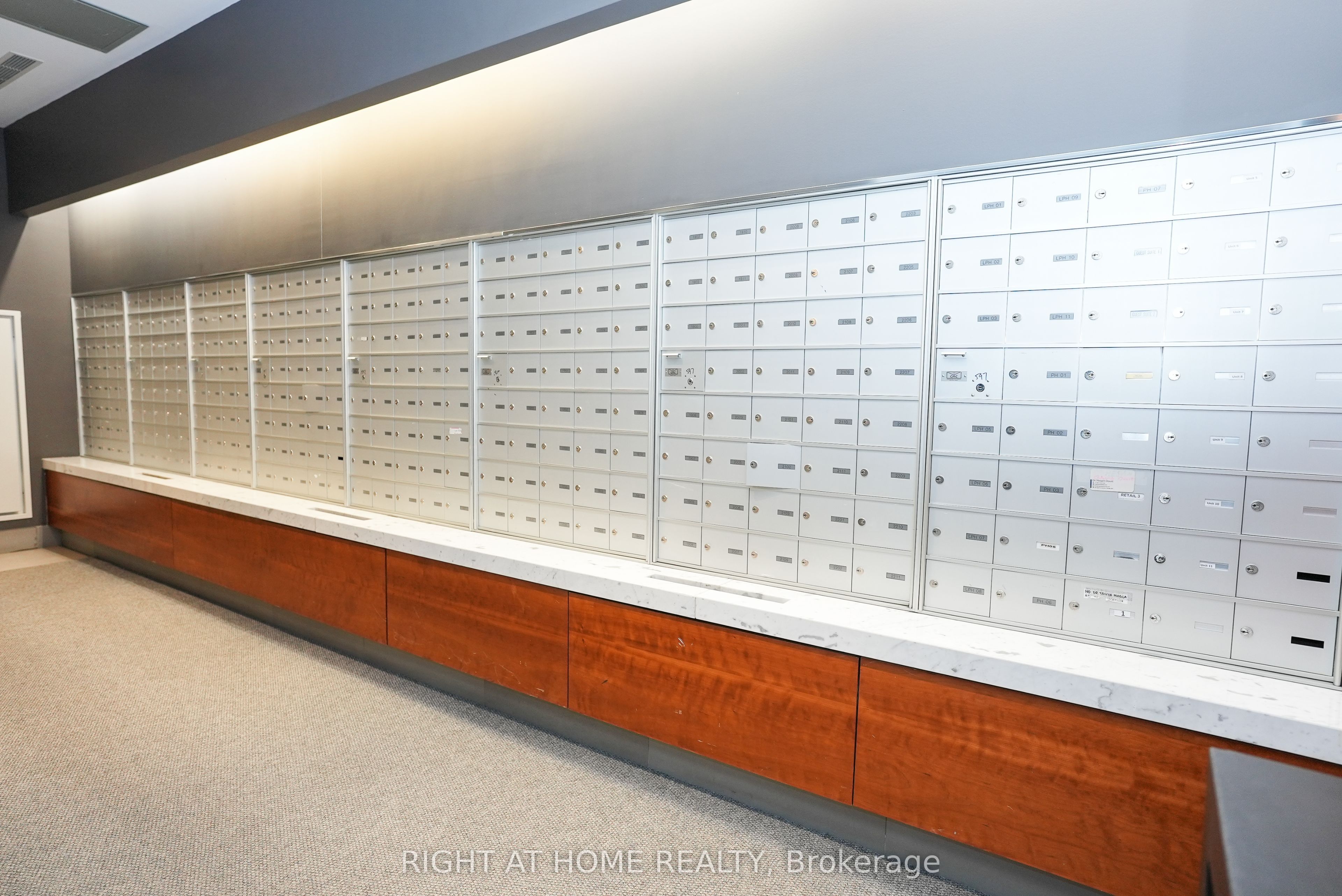 68 Abell Street 938, Toronto, ON M6J 0B1 photo 4
