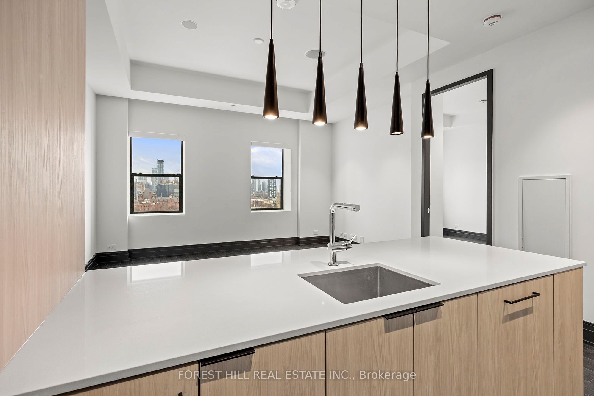 2 Avenue Road 1304, Toronto, ON M5R 0C6 photo 3