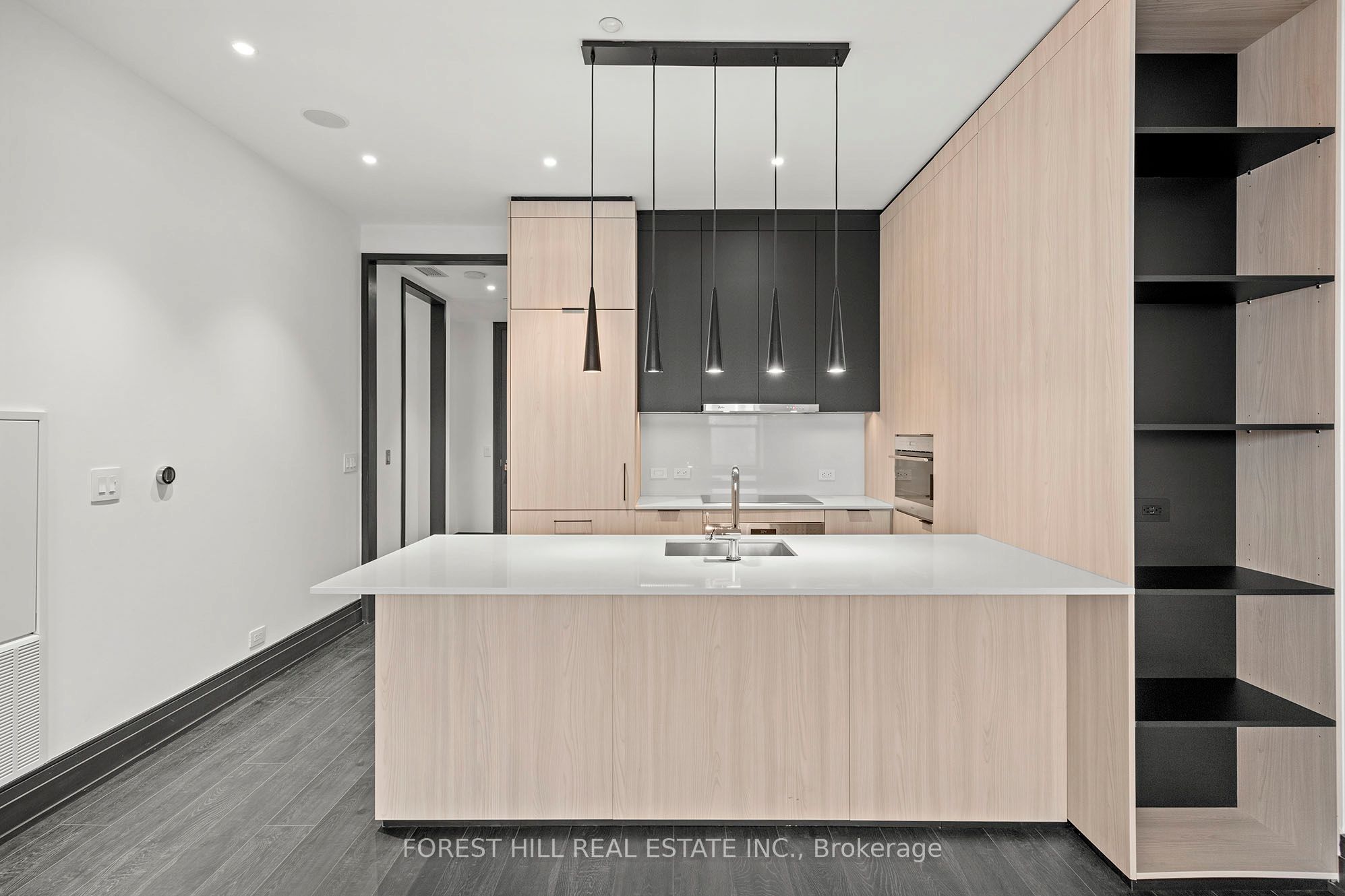 2 Avenue Road 1304, Toronto, ON M5R 0C6 photo 4