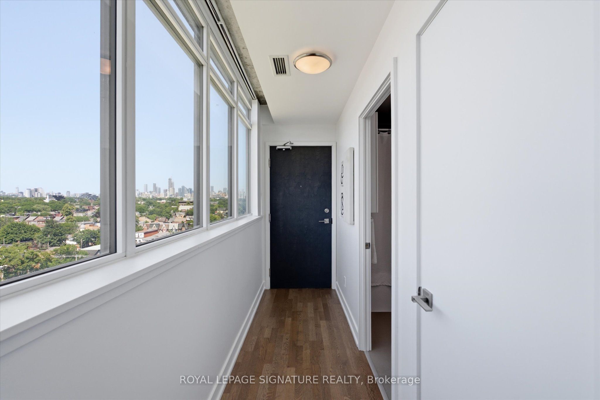 20 Minowan Miikan Lane 921, Toronto, ON M6J 0E5 photo 3