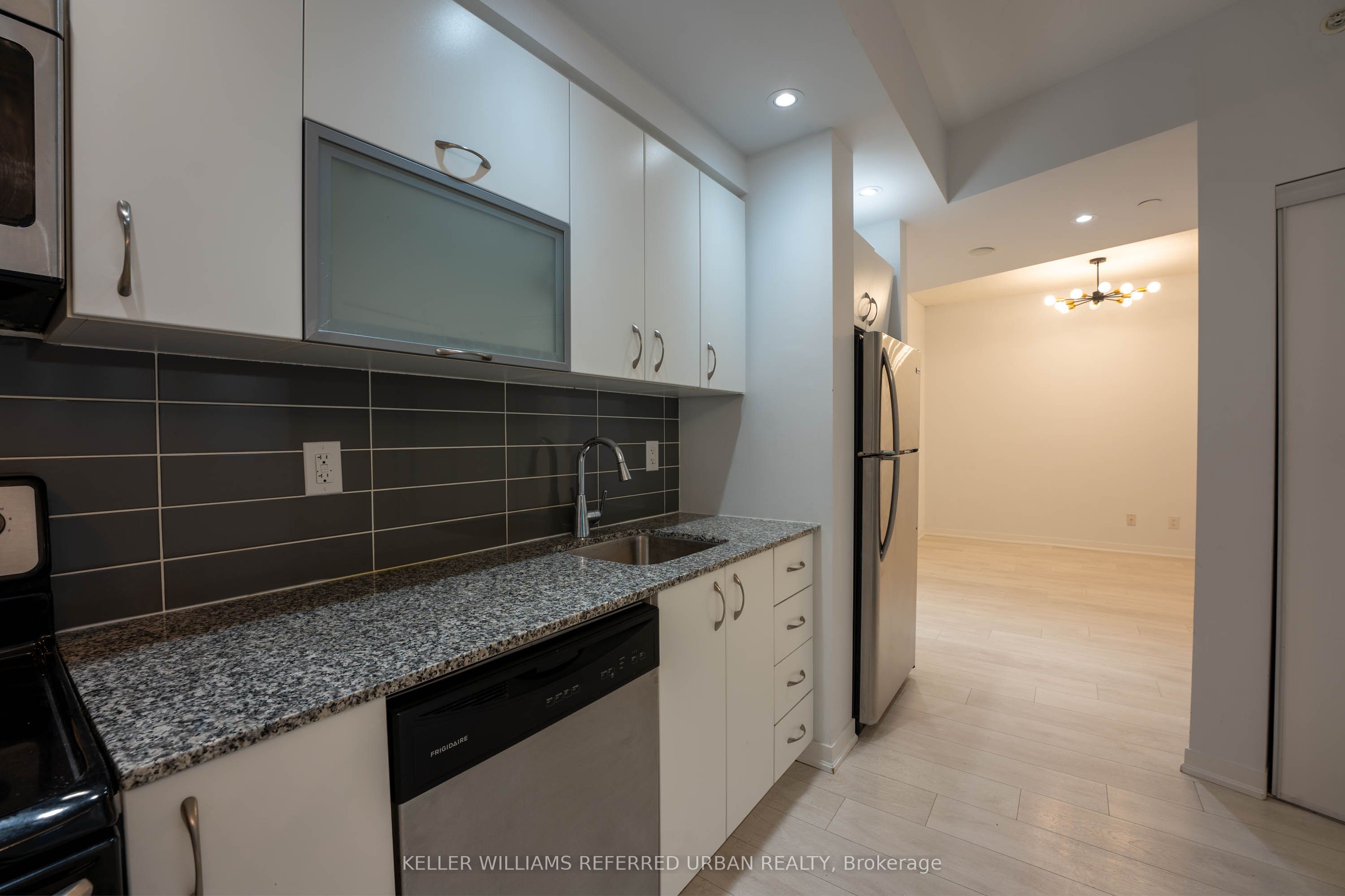 150 East Liberty Street 1614, Toronto, ON M6K 3R5 photo 3