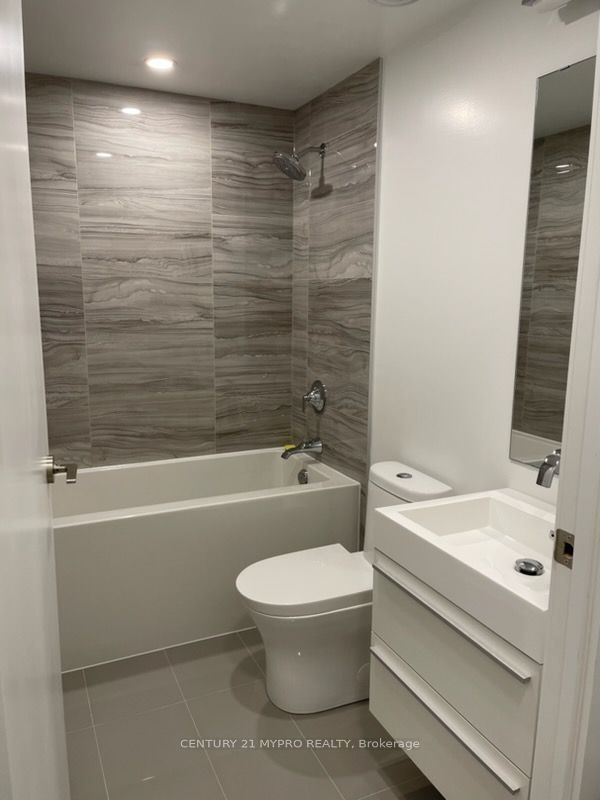 39 Roehampton Avenue #412, Toronto, ON M4P 0G1 photo 5