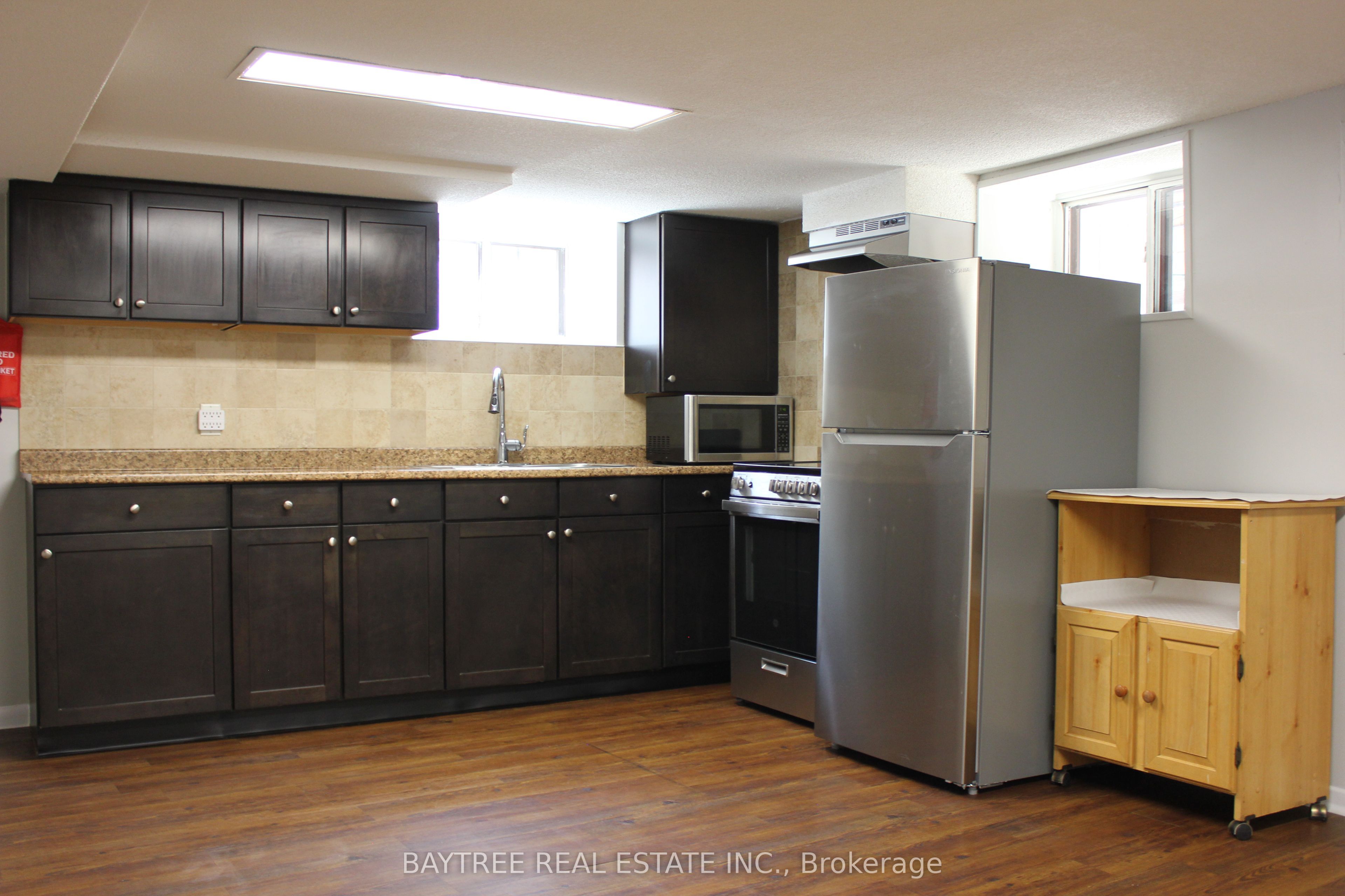 57 Carus Avenue Lower, Toronto, ON M6G 2A5 photo 3