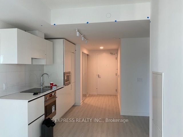230 Simcoe Street 2911, Toronto, ON M5T 0G7 photo 2