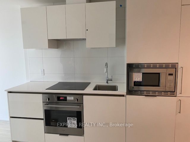 230 Simcoe Street 2911, Toronto, ON M5T 0G7 photo 3