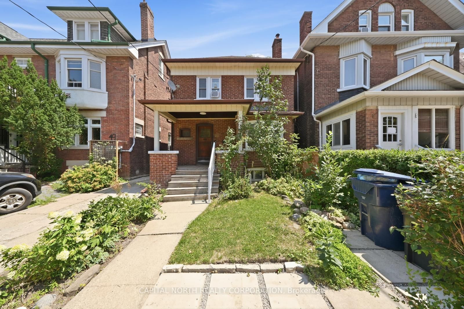 47 Robina Avenue 2, Toronto, ON M6C 3Y5