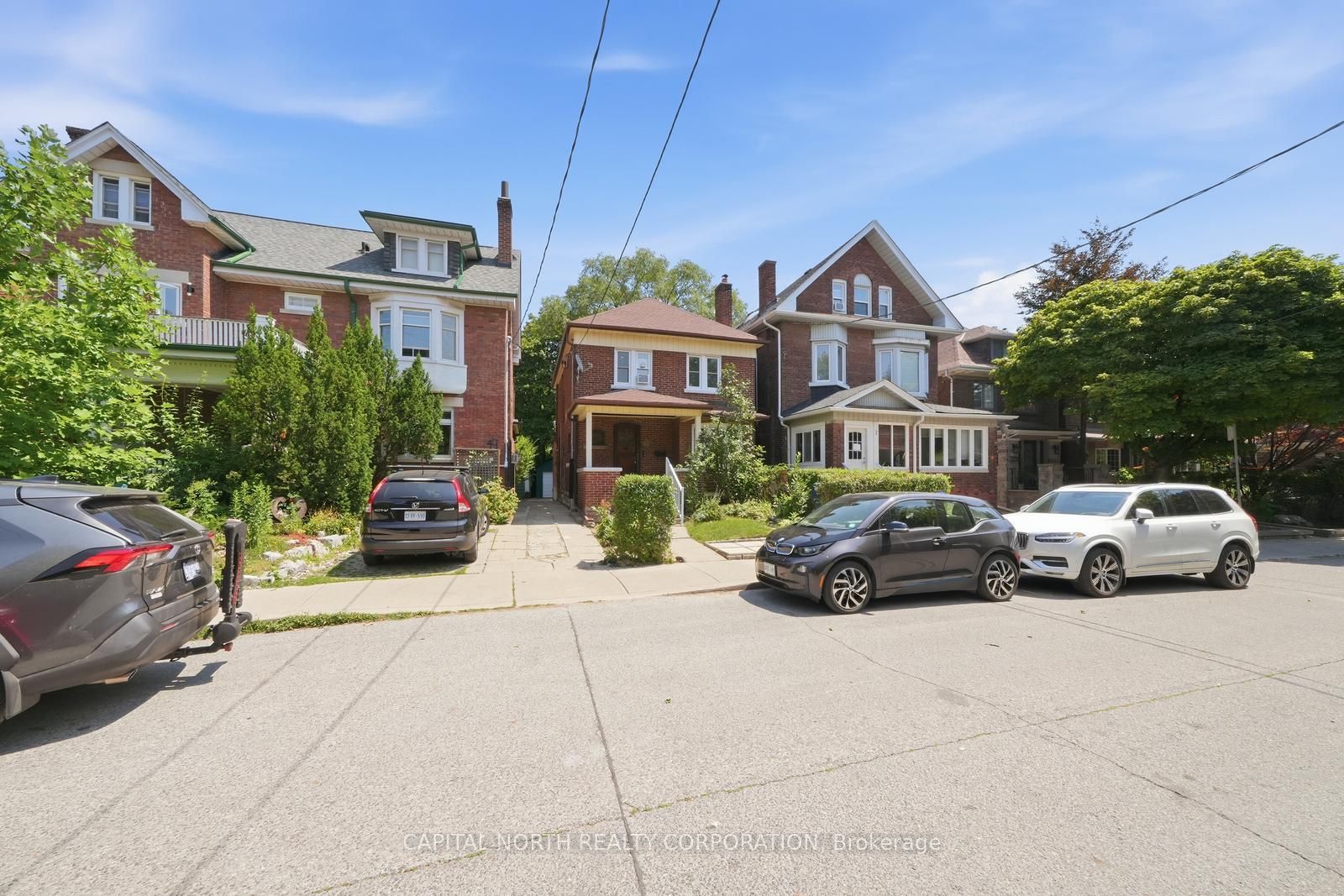 47 Robina Avenue 2, Toronto, ON M6C 3Y5 photo 2
