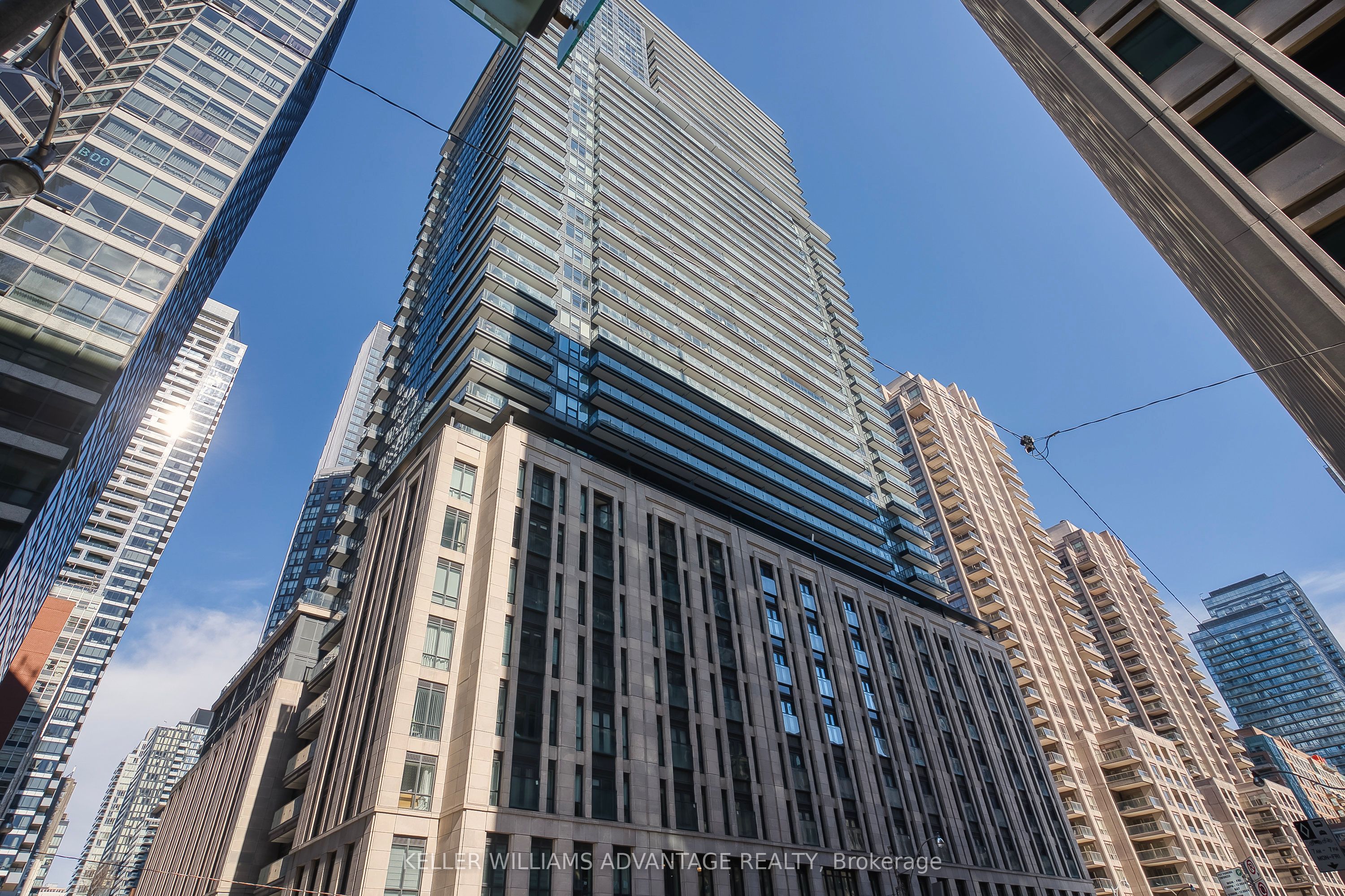955 Bay Street 1012, Toronto, ON M5S 0C6 photo 2