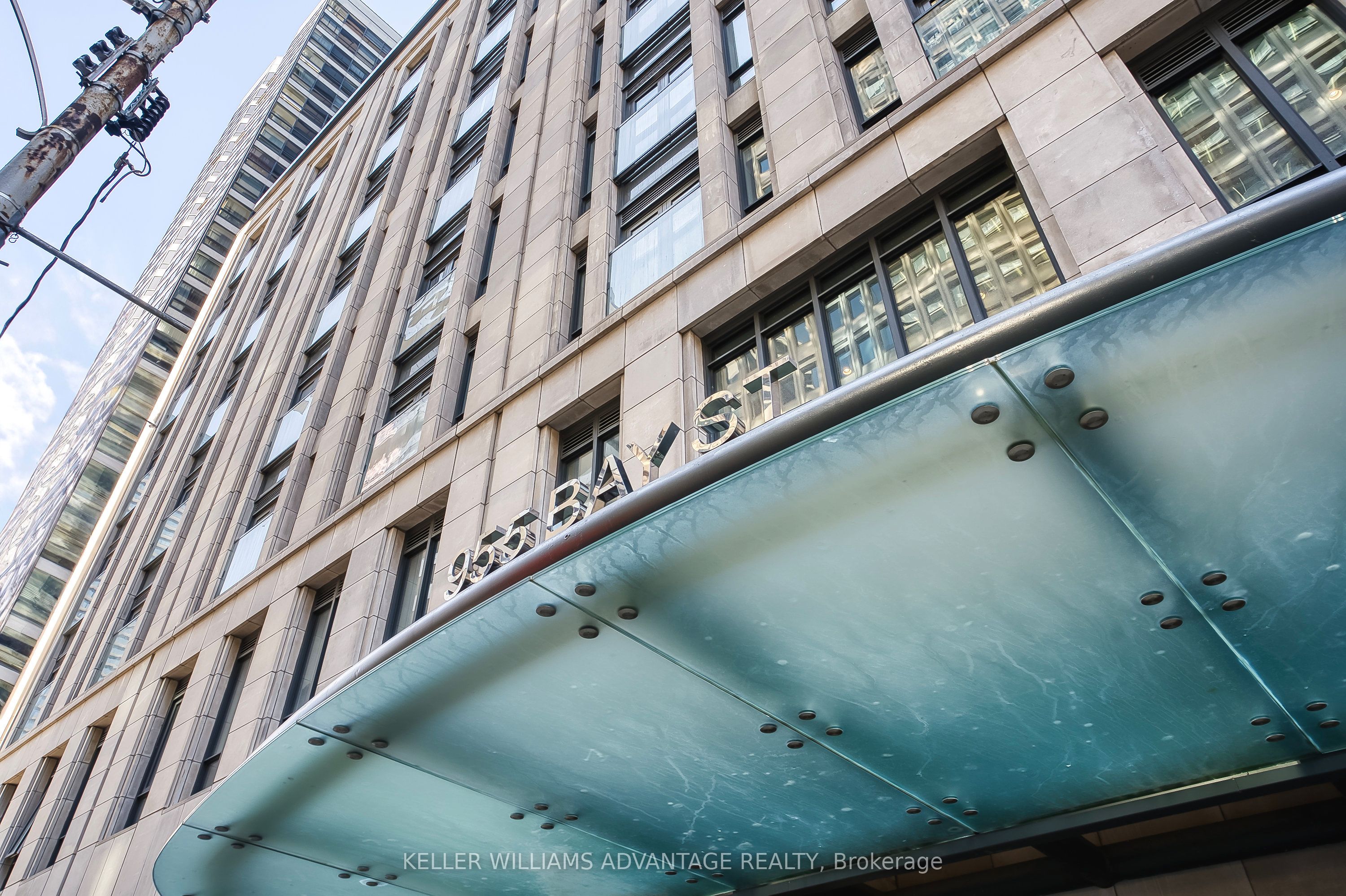 955 Bay Street 1012, Toronto, ON M5S 0C6 photo 3