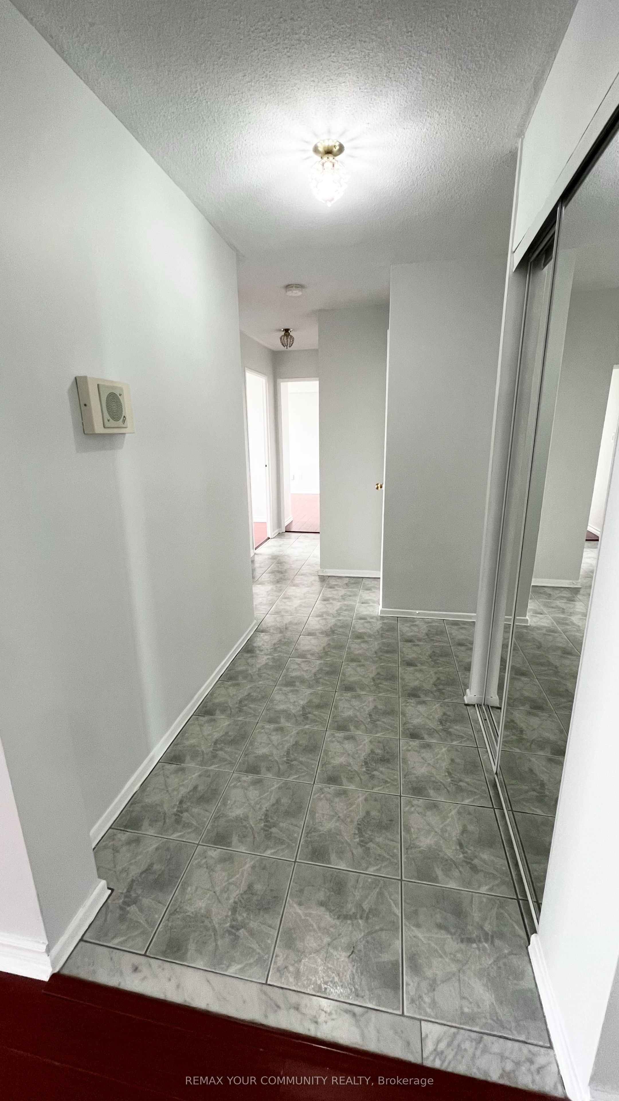 5 Shady Golfway 1606, Toronto, ON M3C 3A5 photo 3