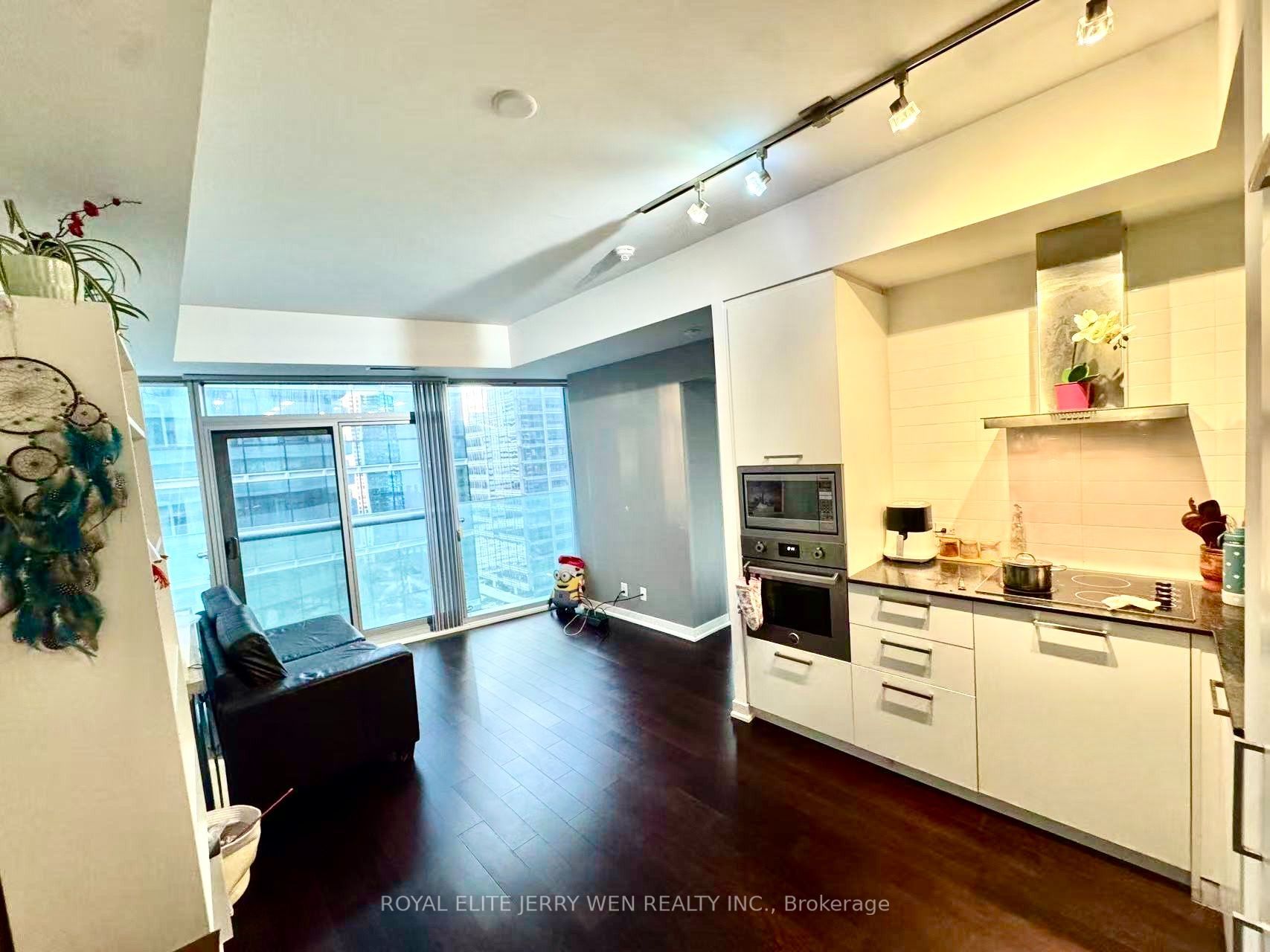 14 York Street 1710, Toronto, ON M5J 2Z2