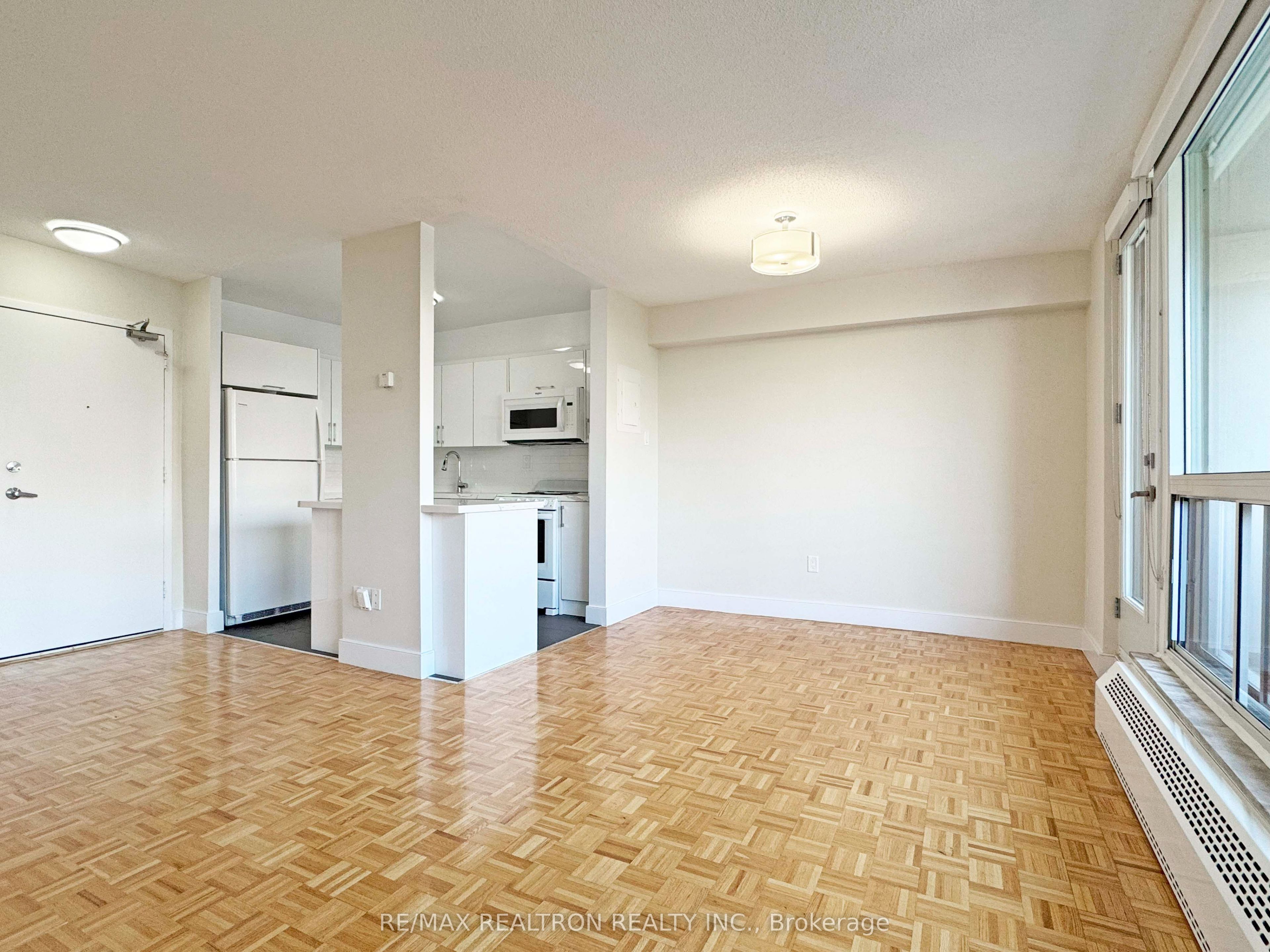 666 Spadina Avenue 510, Toronto, ON M5S 2H8 photo 2