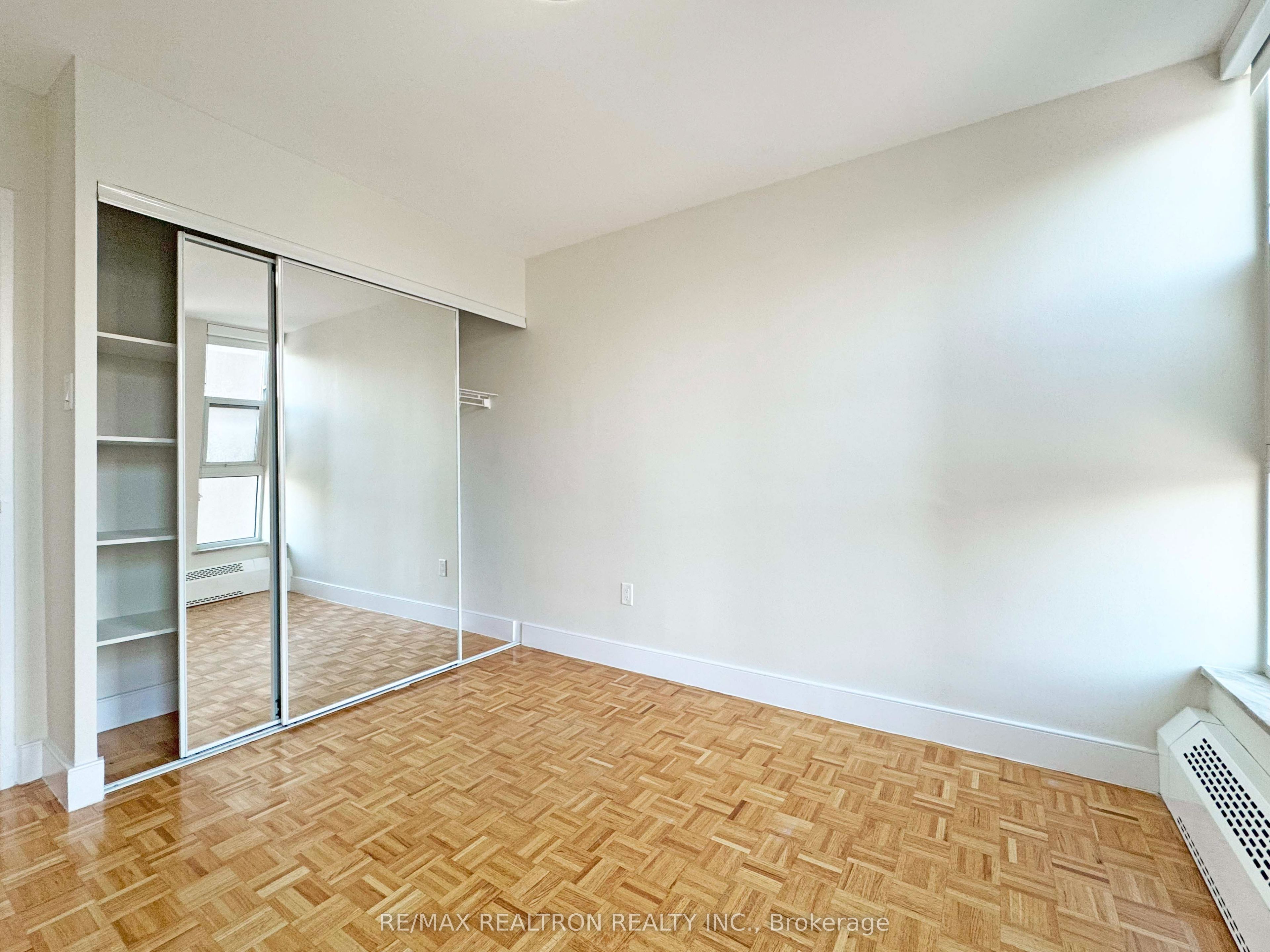 666 Spadina Avenue 510, Toronto, ON M5S 2H8 photo 5