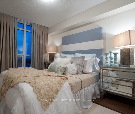105 Harrison Garden Boulevard 1405, Toronto, ON M2N 0C3 photo 4