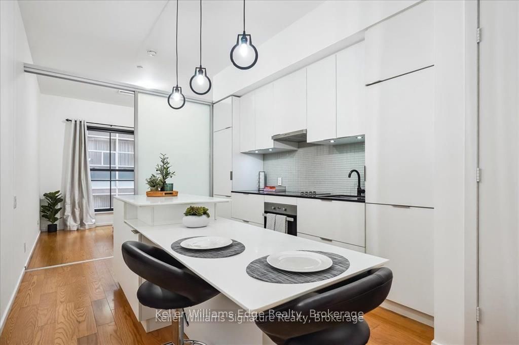 5 St Joseph Street 212, Toronto, ON M4Y 0B6 photo 3