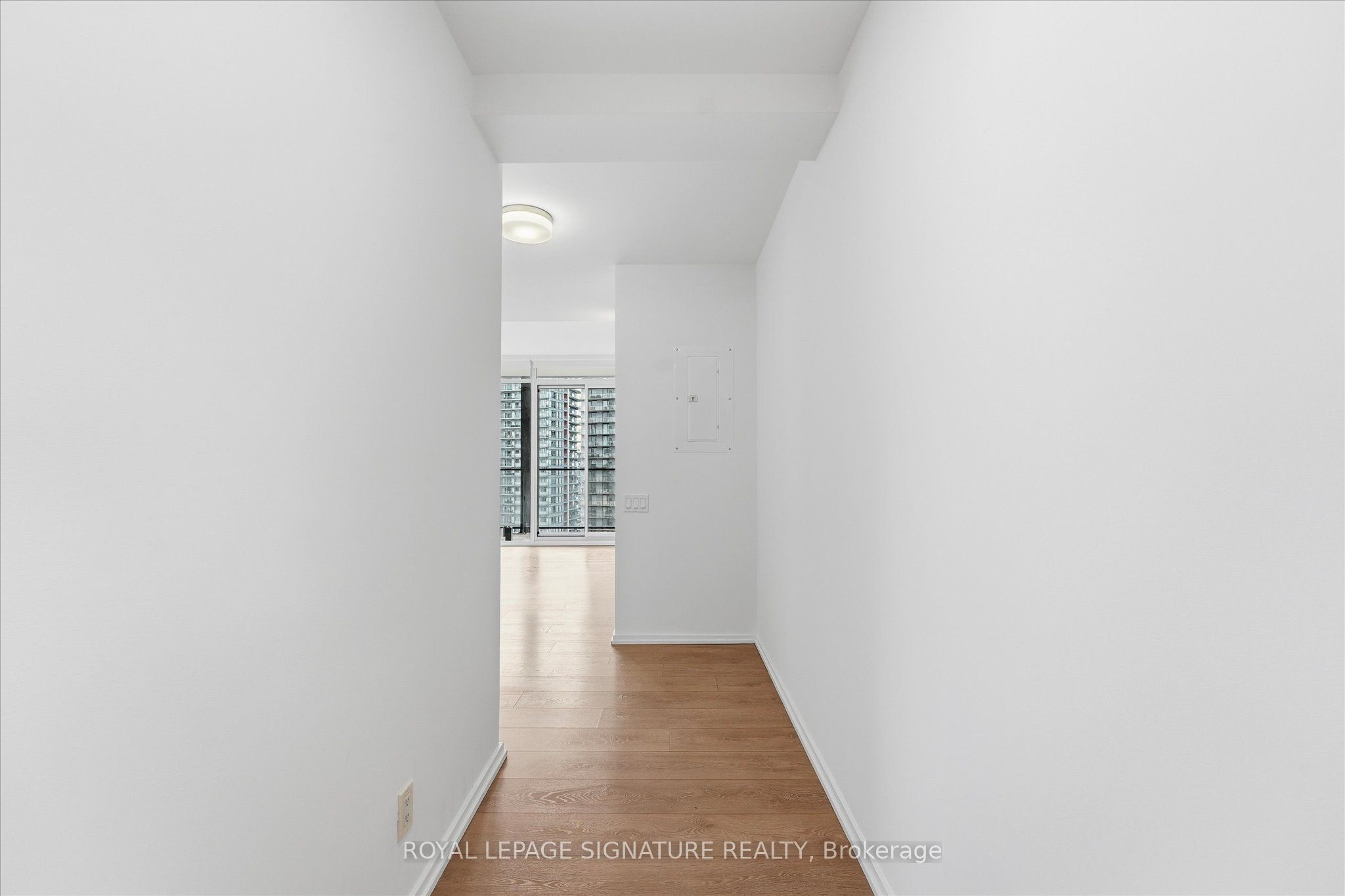 125 Peter Street 3012, Toronto, ON M5V 0M2 photo 2