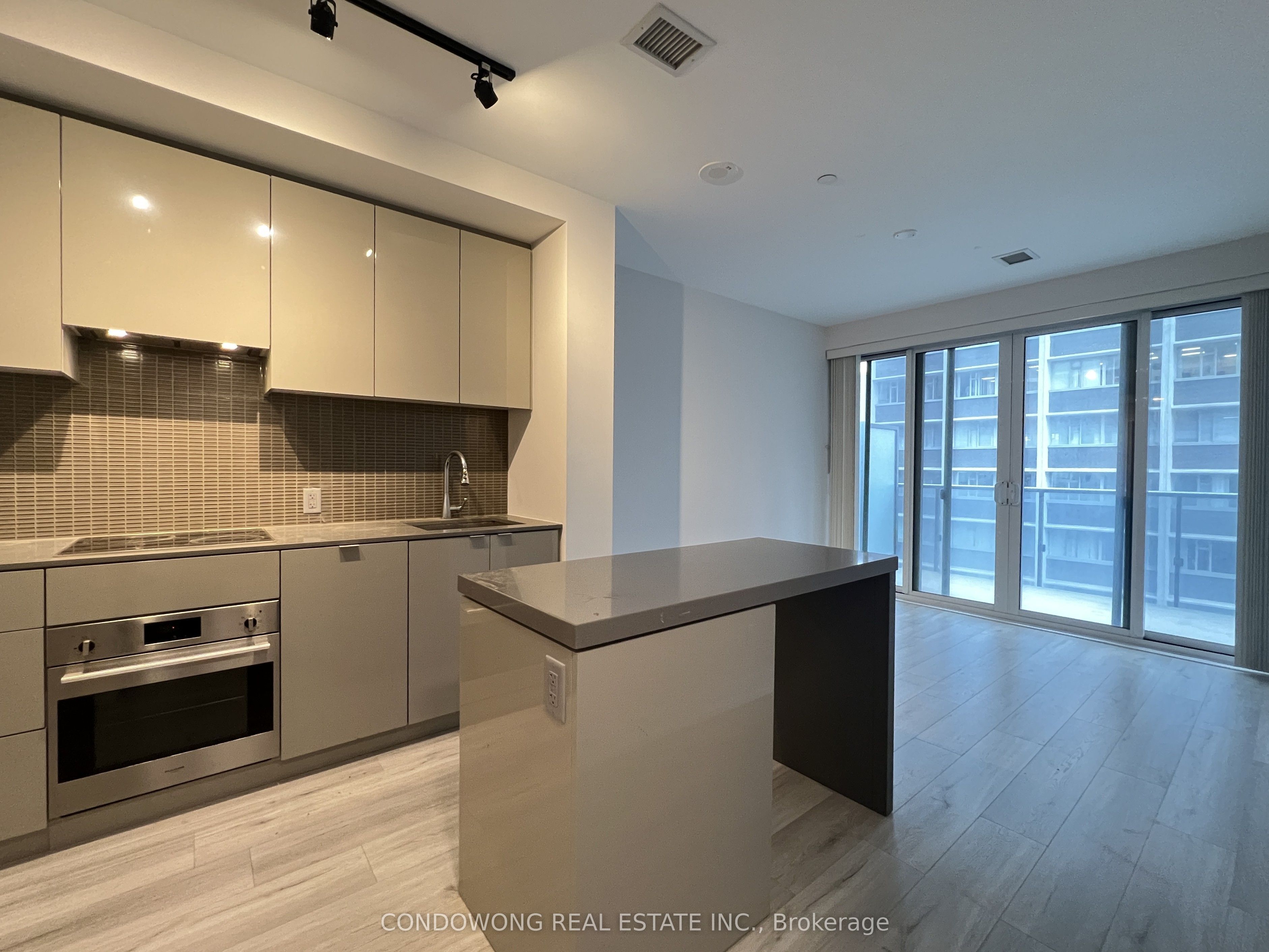 7 Grenville Street 1110, Toronto, ON M4Y 0E9