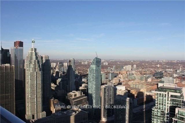 88 Harbour Street 6806, Toronto, ON M5J 0C3 photo 3