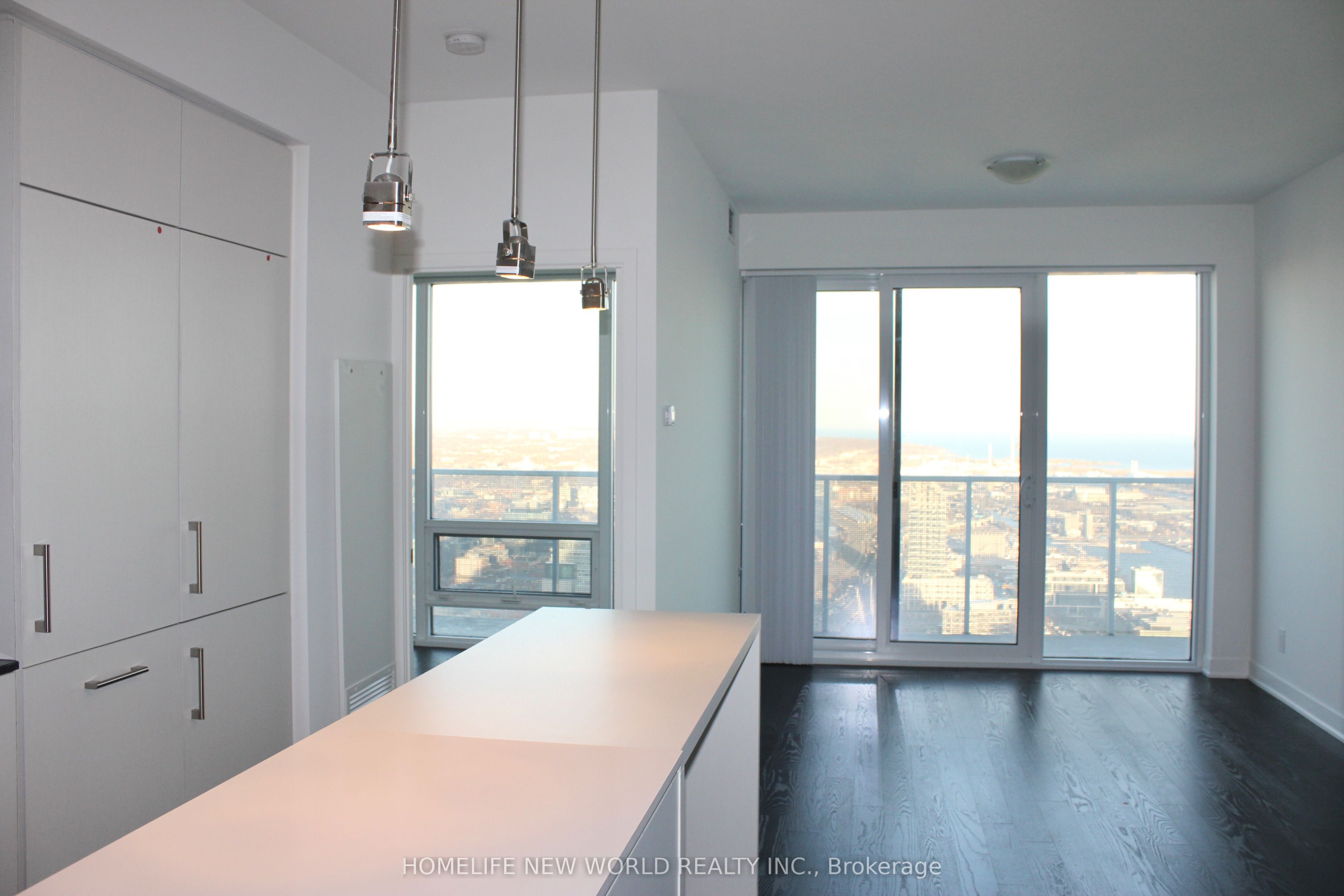 88 Harbour Street 6806, Toronto, ON M5J 0C3 photo 5