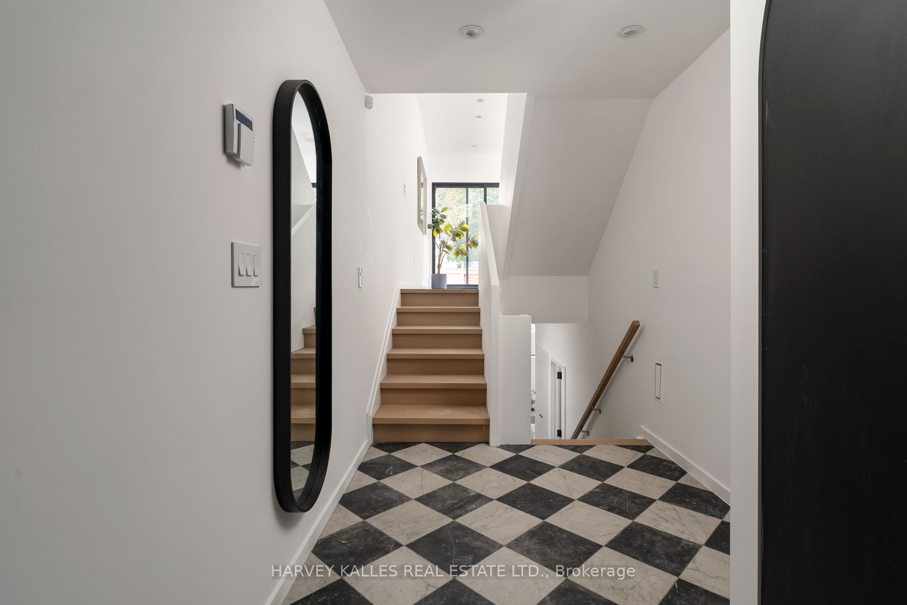 534 Duplex Avenue, Toronto, ON M4R 1E6 photo 2