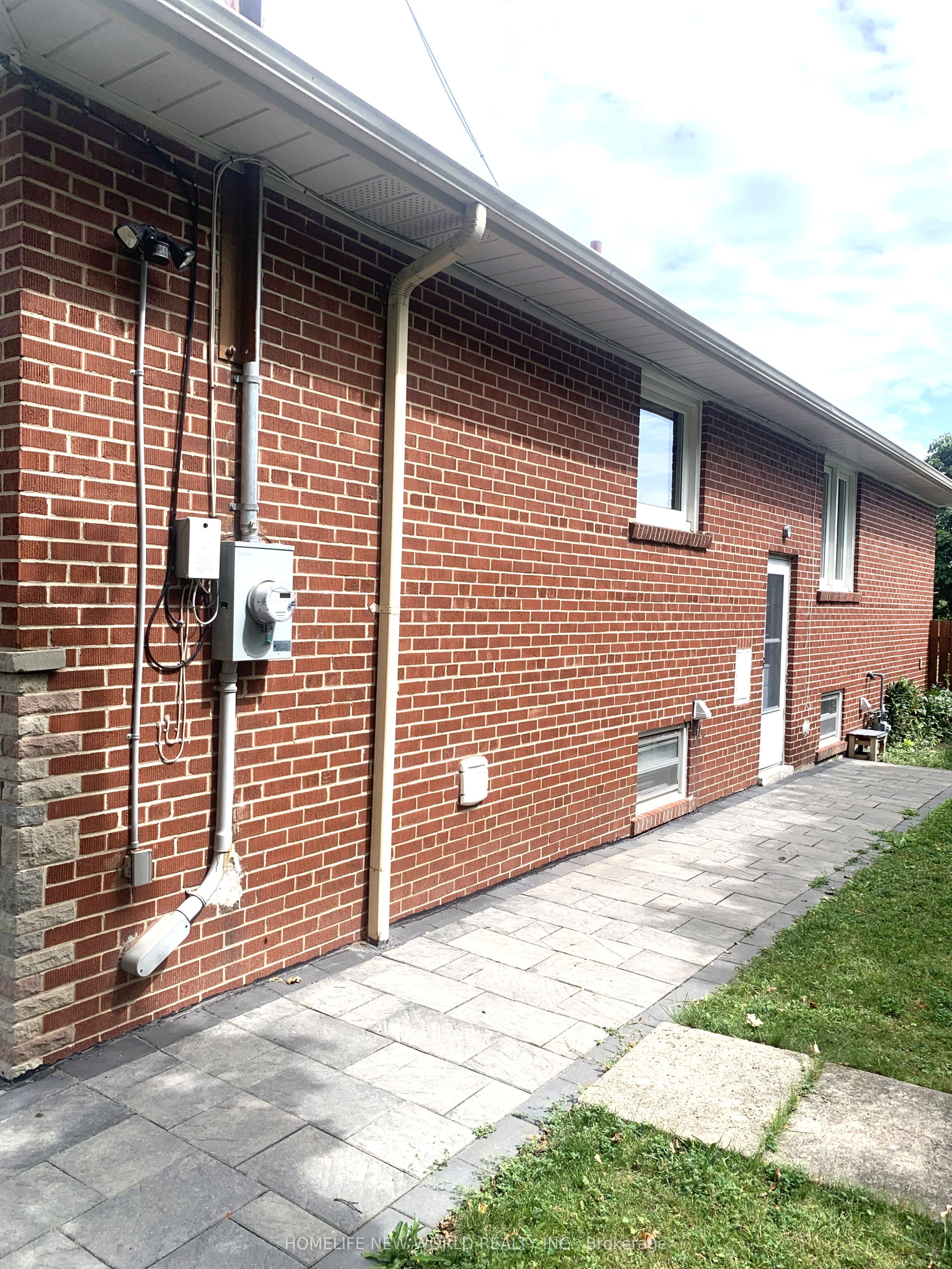36 Silverview Drive Basement A, Toronto, ON M2M 2B3 photo 3