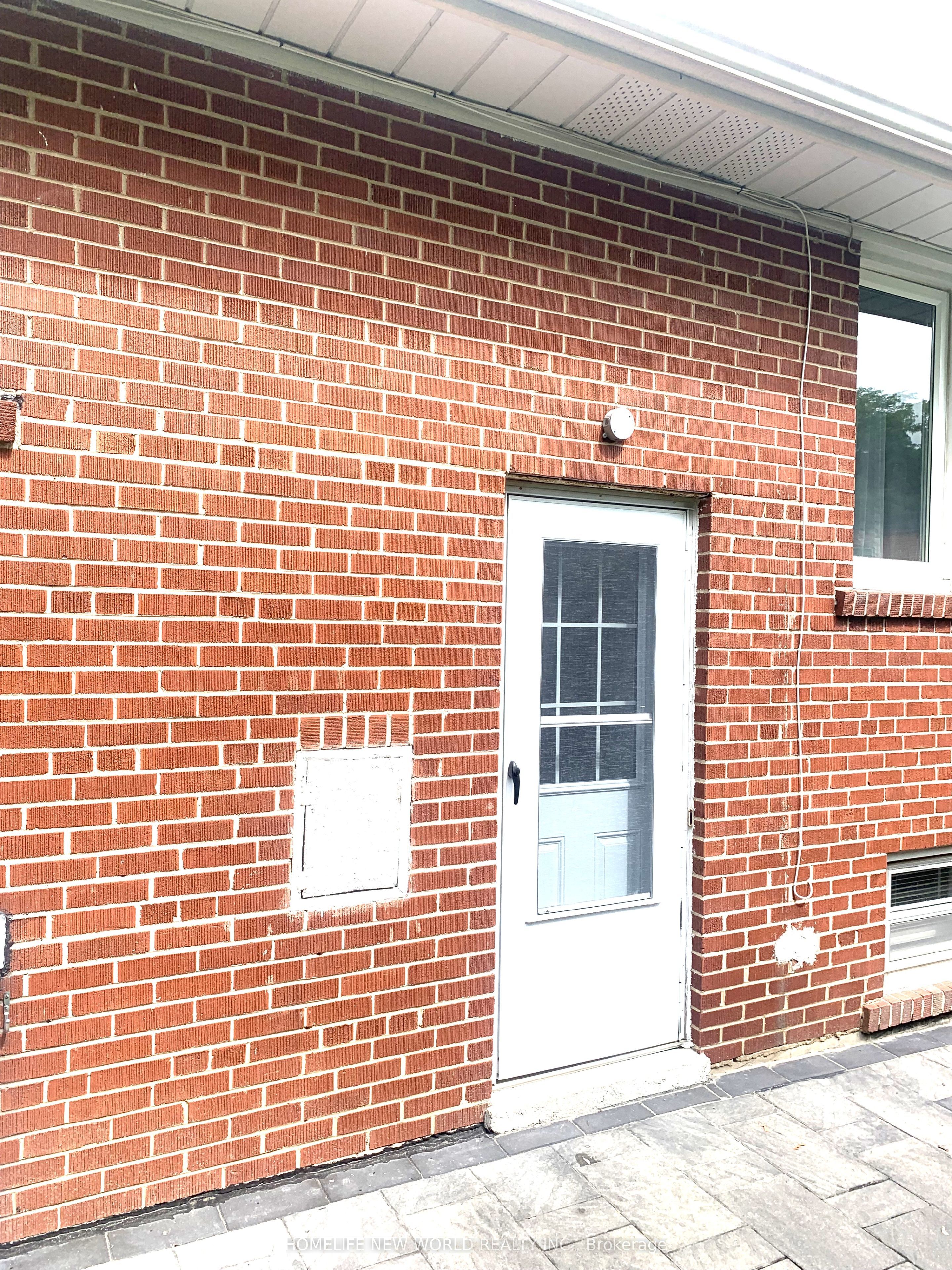 36 Silverview Drive Basement A, Toronto, ON M2M 2B3 photo 4