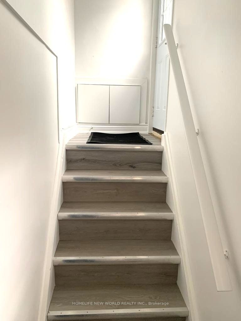 36 Silverview Drive Basement A, Toronto, ON M2M 2B3 photo 5