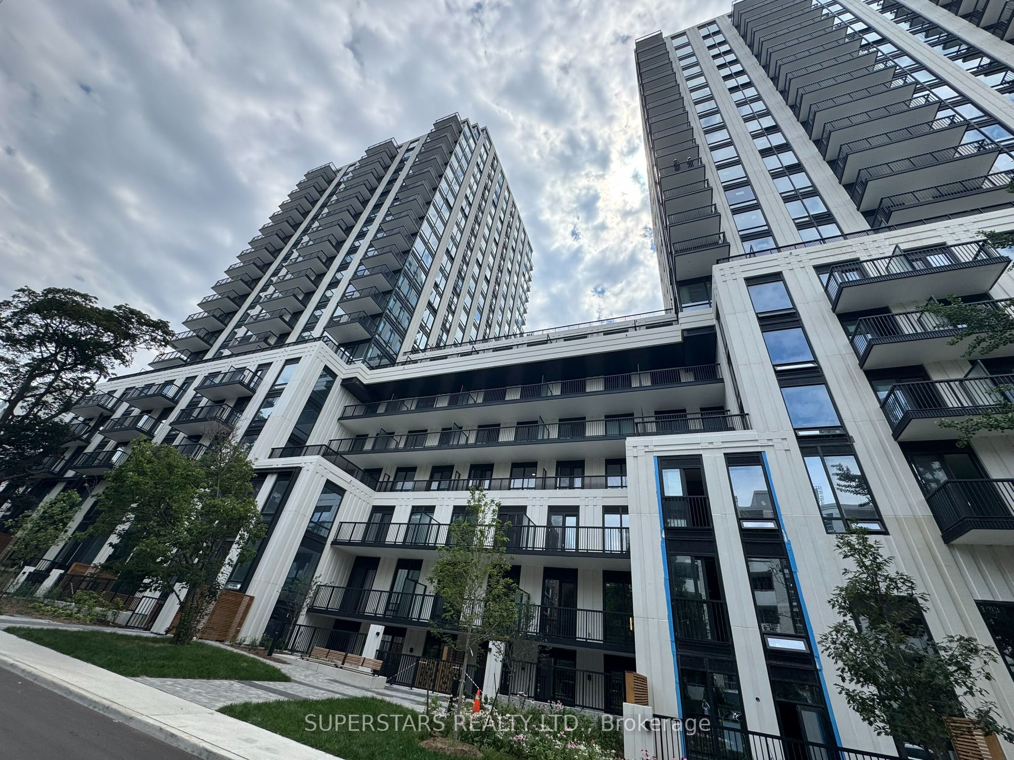 89 Montclair Avenue 1125, Toronto, ON M5P 0A9