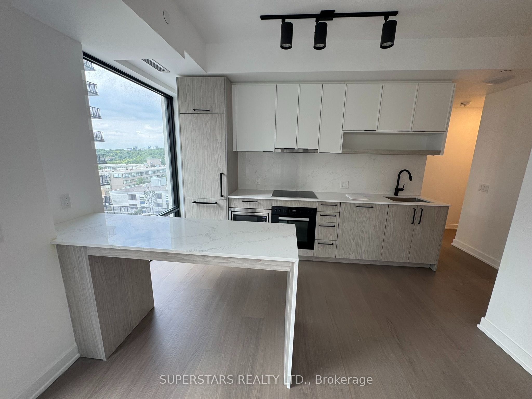 89 Montclair Avenue 1125, Toronto, ON M5P 0A9 photo 2