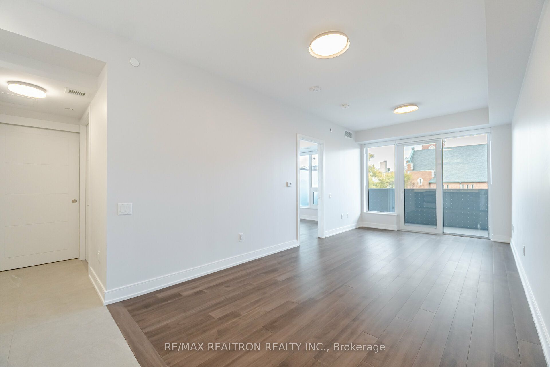2525 Bathurst Street 307, Toronto, ON M6B 2Y9 photo 4
