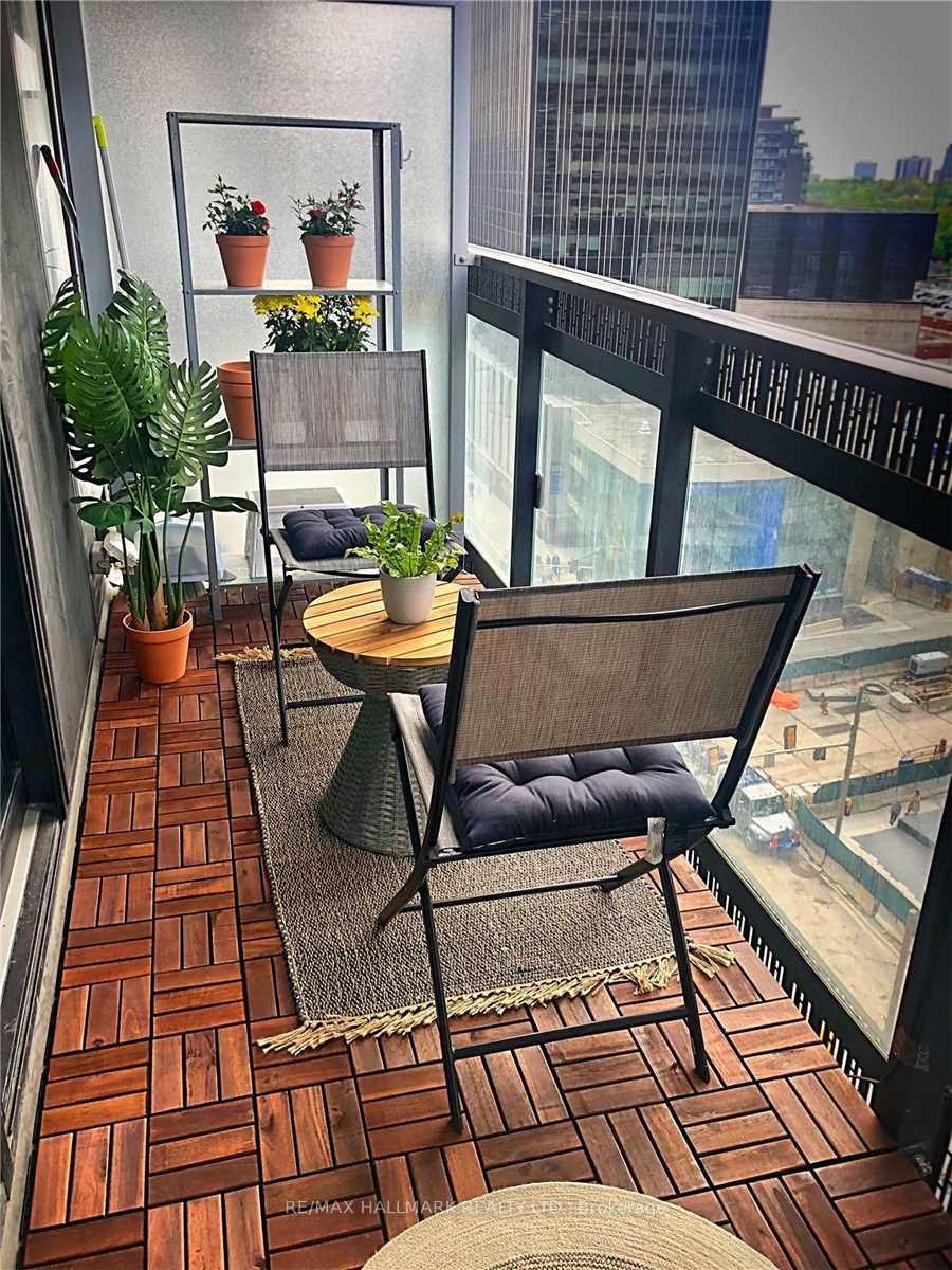 8 Eglinton Avenue E 604, Toronto, ON M4P 1A6 photo 5