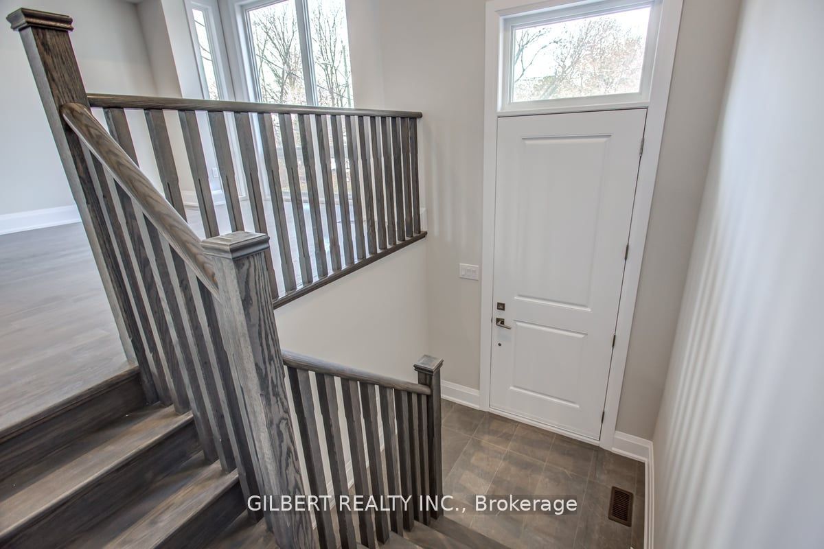 35B Marquette Avenue, Toronto, ON M6A 1X8 photo 2