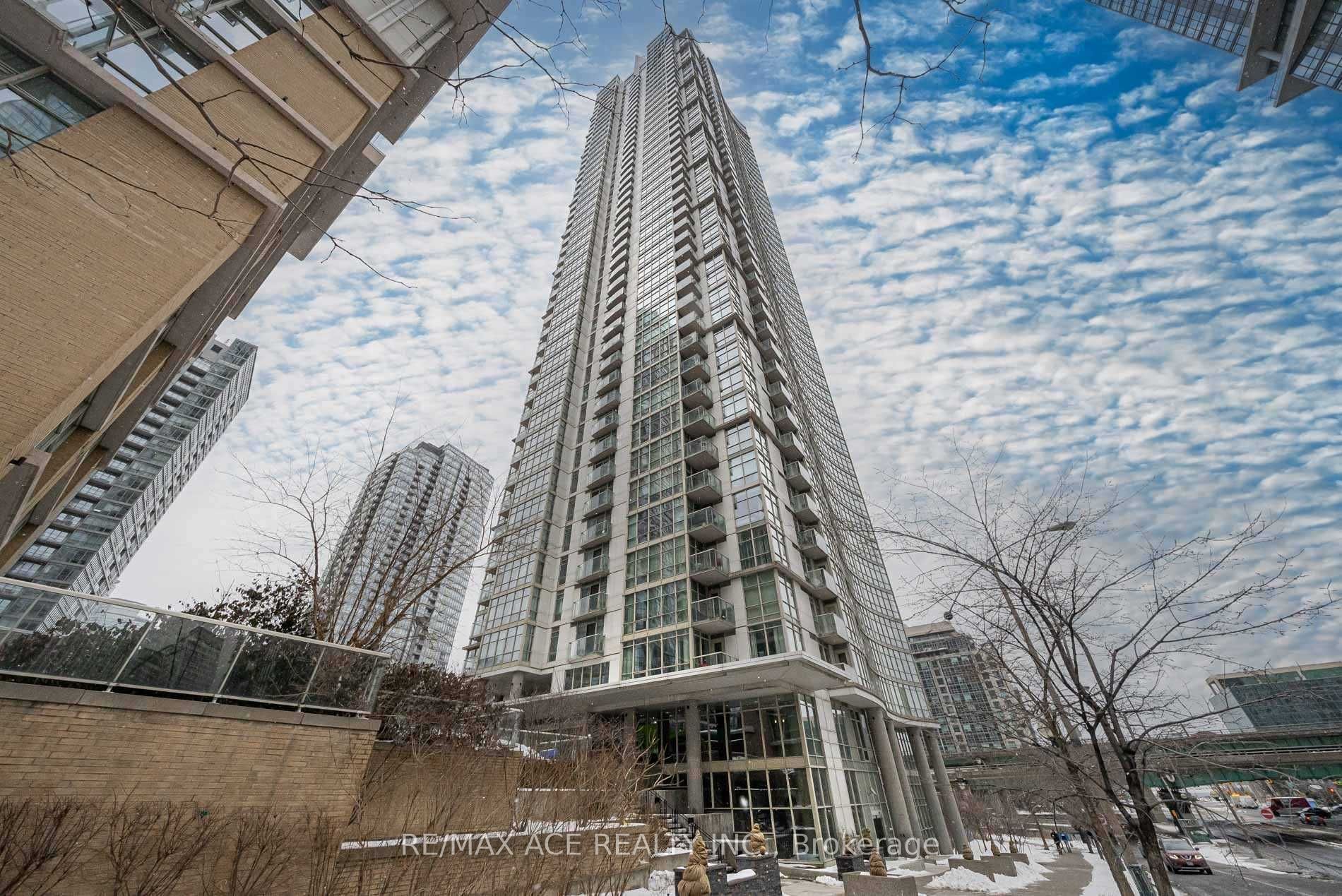 35 Mariner Terrace 1801, Toronto, ON M5V 3V9