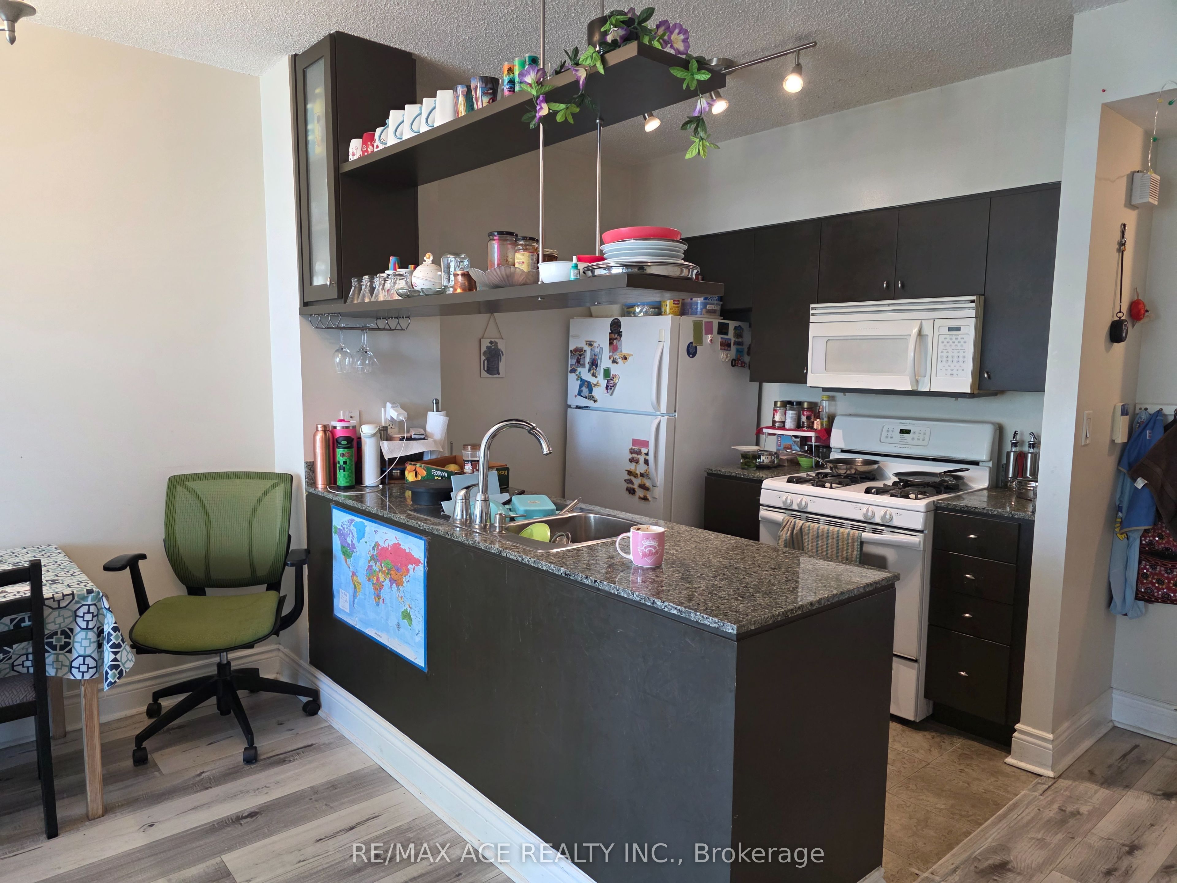 35 Mariner Terrace 1801, Toronto, ON M5V 3V9 photo 5