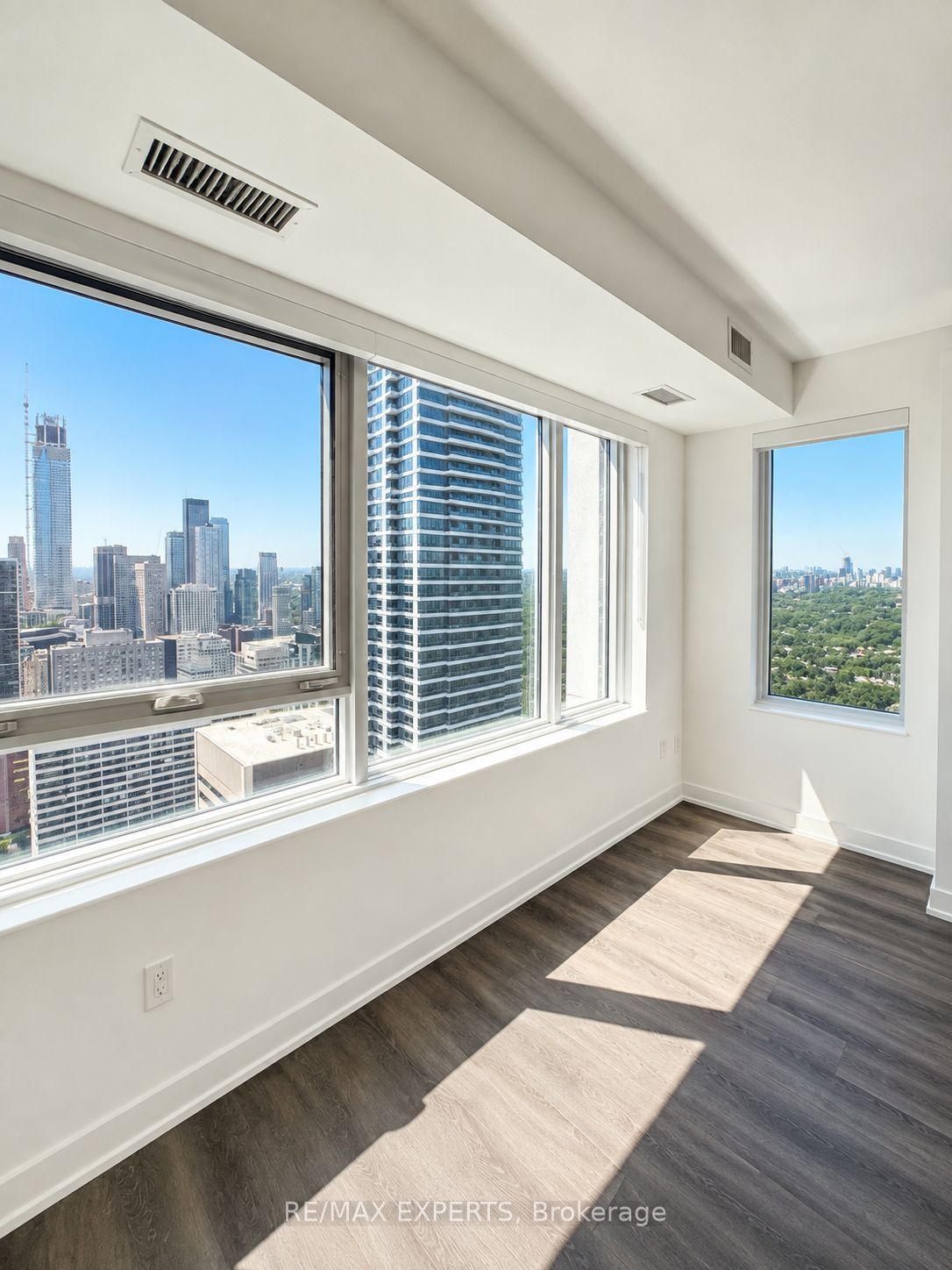609 Sherbourne Street 4304, Toronto, ON M4X 0A4 photo 3