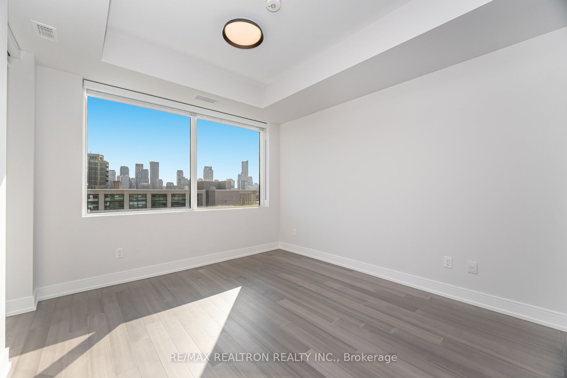 664 Spadina Avenue 508, Toronto, ON M5S 2H7 photo 3