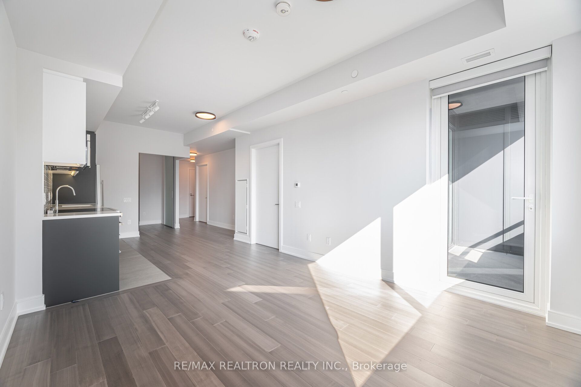 664 Spadina Avenue 508, Toronto, ON M5S 2H7 photo 5