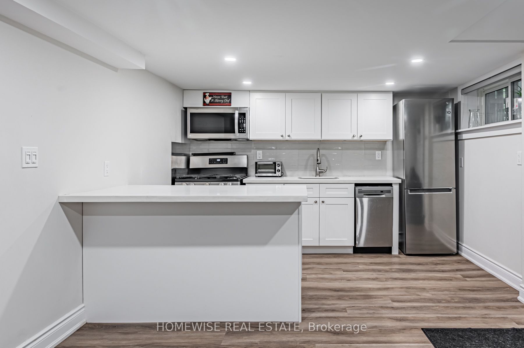 68 Fairleigh Crescent Lower, Toronto, ON M6C 3R9 photo 5