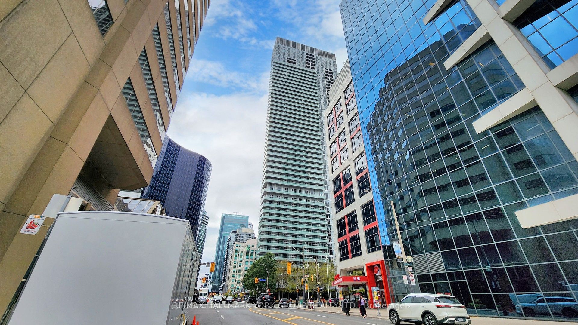 300 Front Street W 3507, Toronto, ON M5V 0E9 photo 2