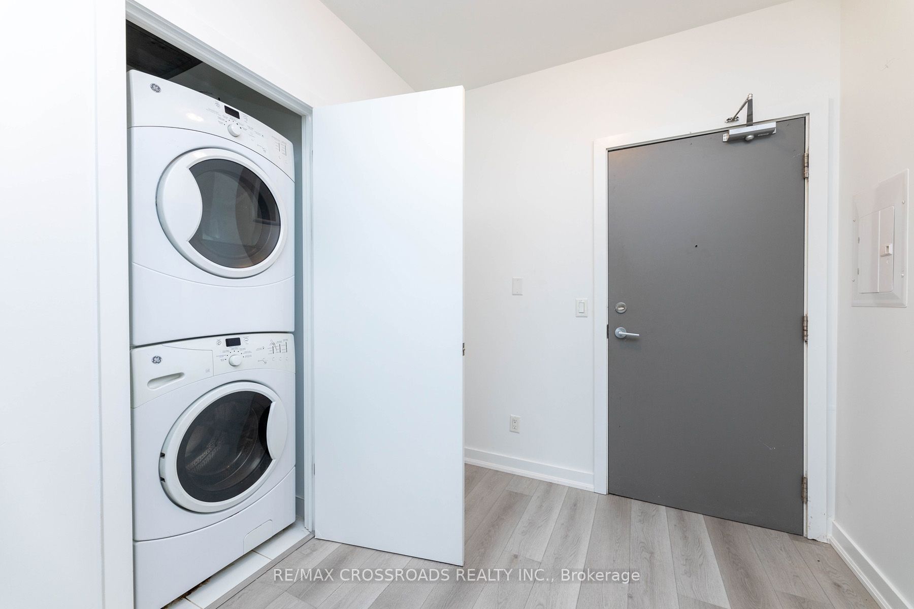 169 Fort York Boulevard 607, Toronto, ON M5V 0C8 photo 2