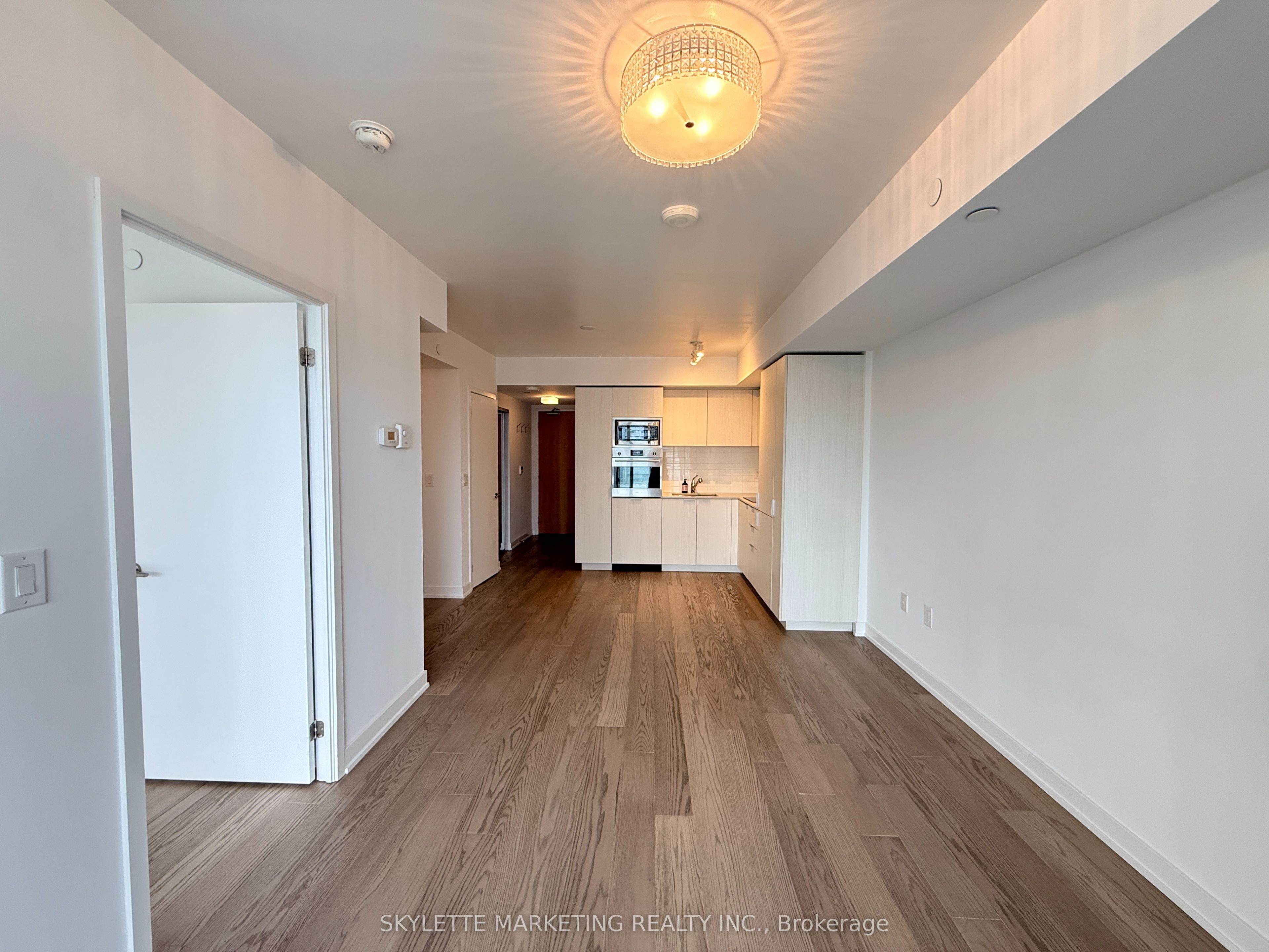 11 Wellesley Street W 3204, Toronto, ON M4Y 0G4 photo 3