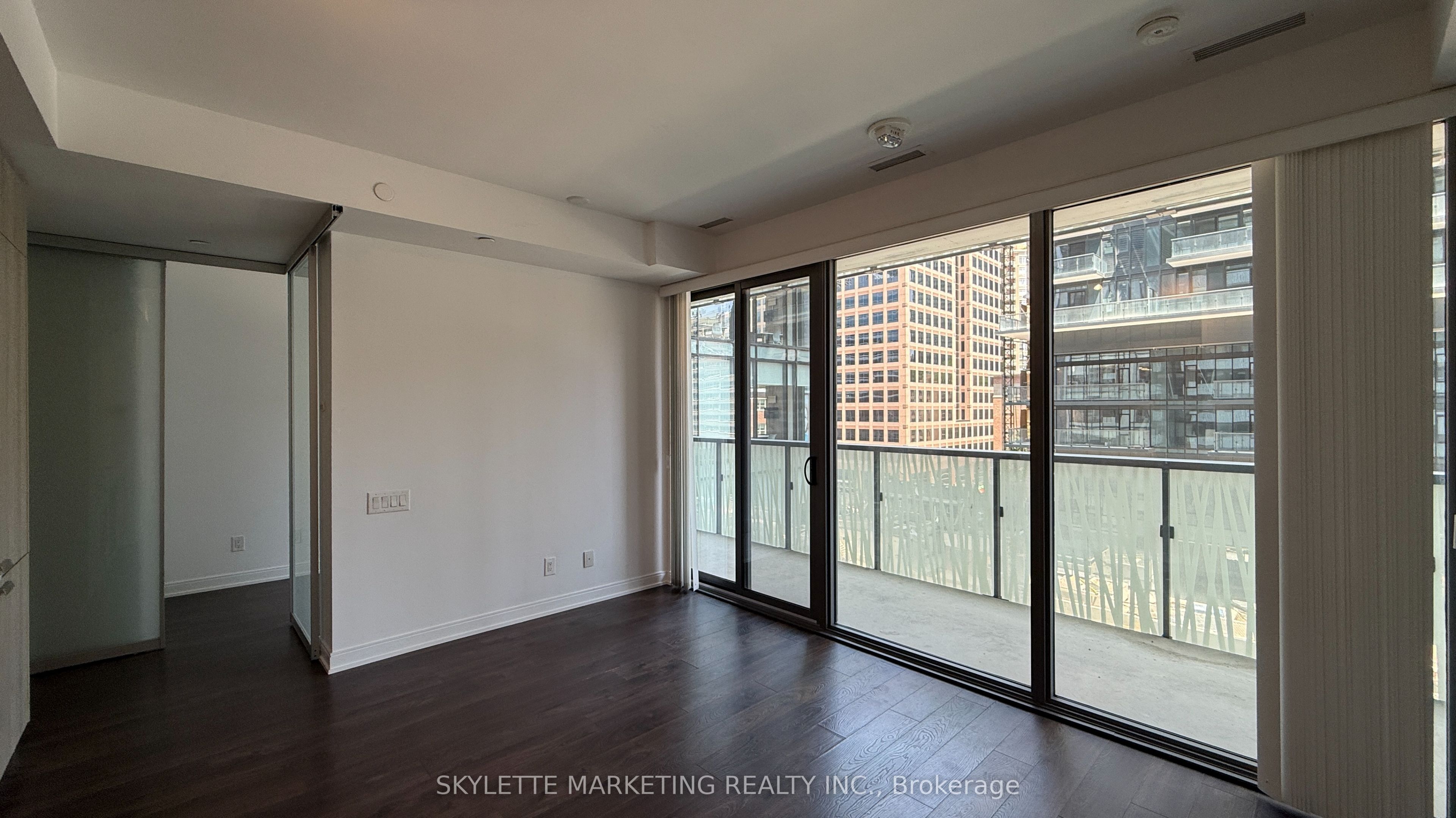 50 Charles Street E 612, Toronto, ON M4Y 0C3 photo 2