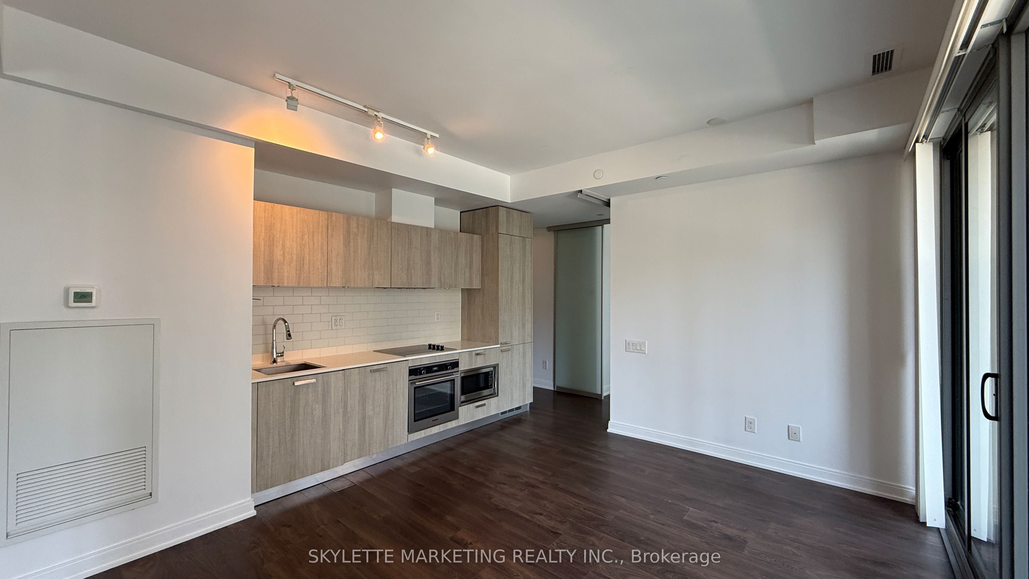 50 Charles Street E 612, Toronto, ON M4Y 0C3 photo 4