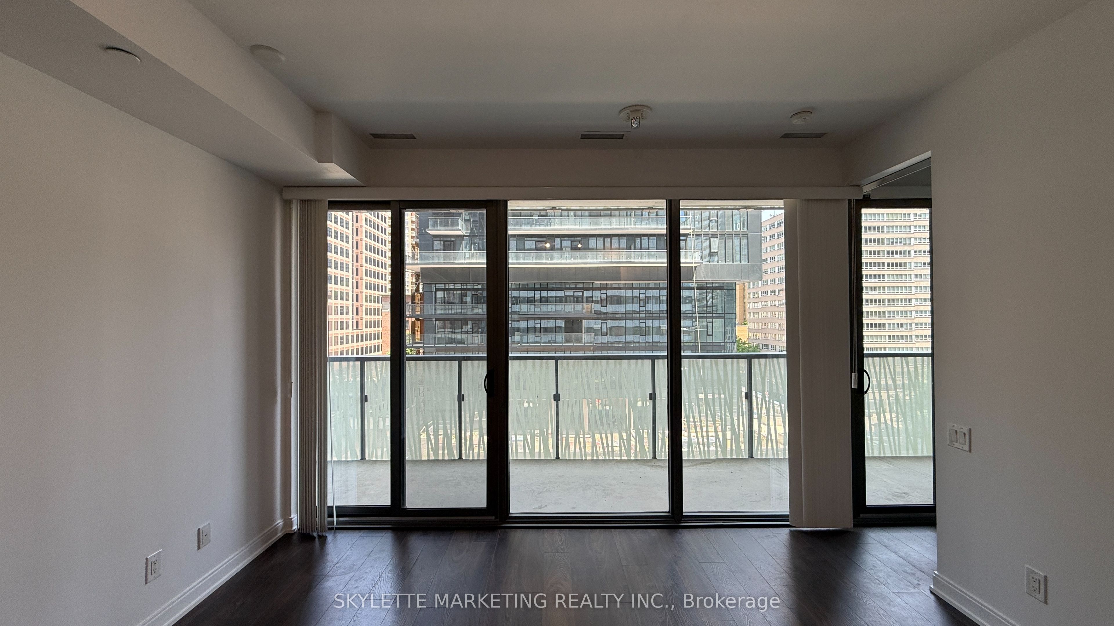 50 Charles Street E 612, Toronto, ON M4Y 0C3 photo 5
