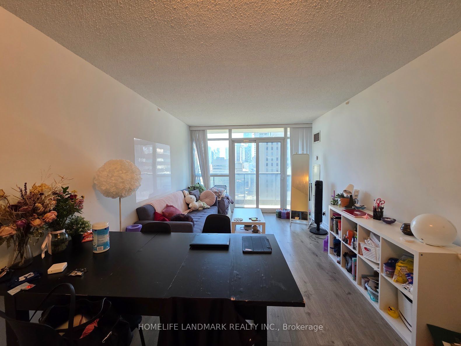 21 Carlton Street 1810, Toronto, ON M5B 1L3 photo 3