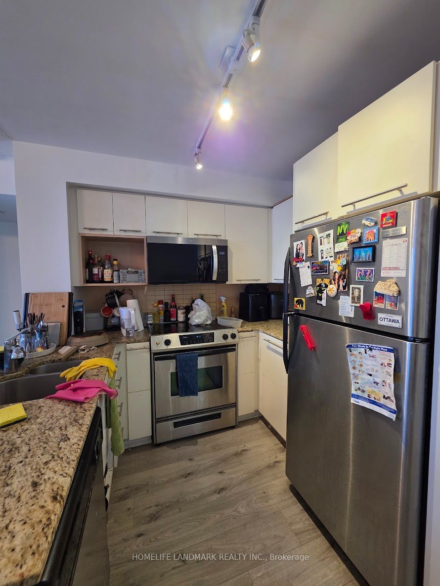 21 Carlton Street 1810, Toronto, ON M5B 1L3 photo 5