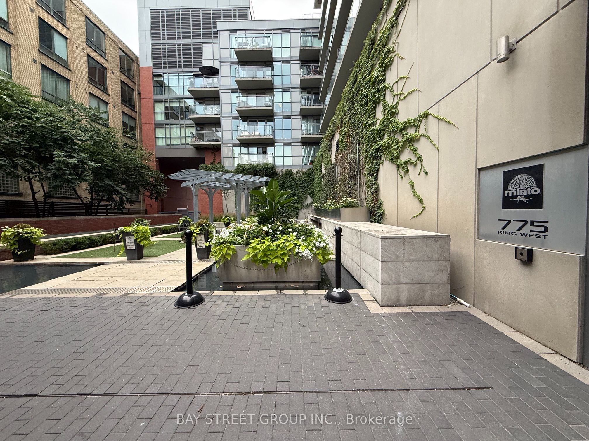775 King Street W 418, Toronto, ON M5V 2K3 photo 2