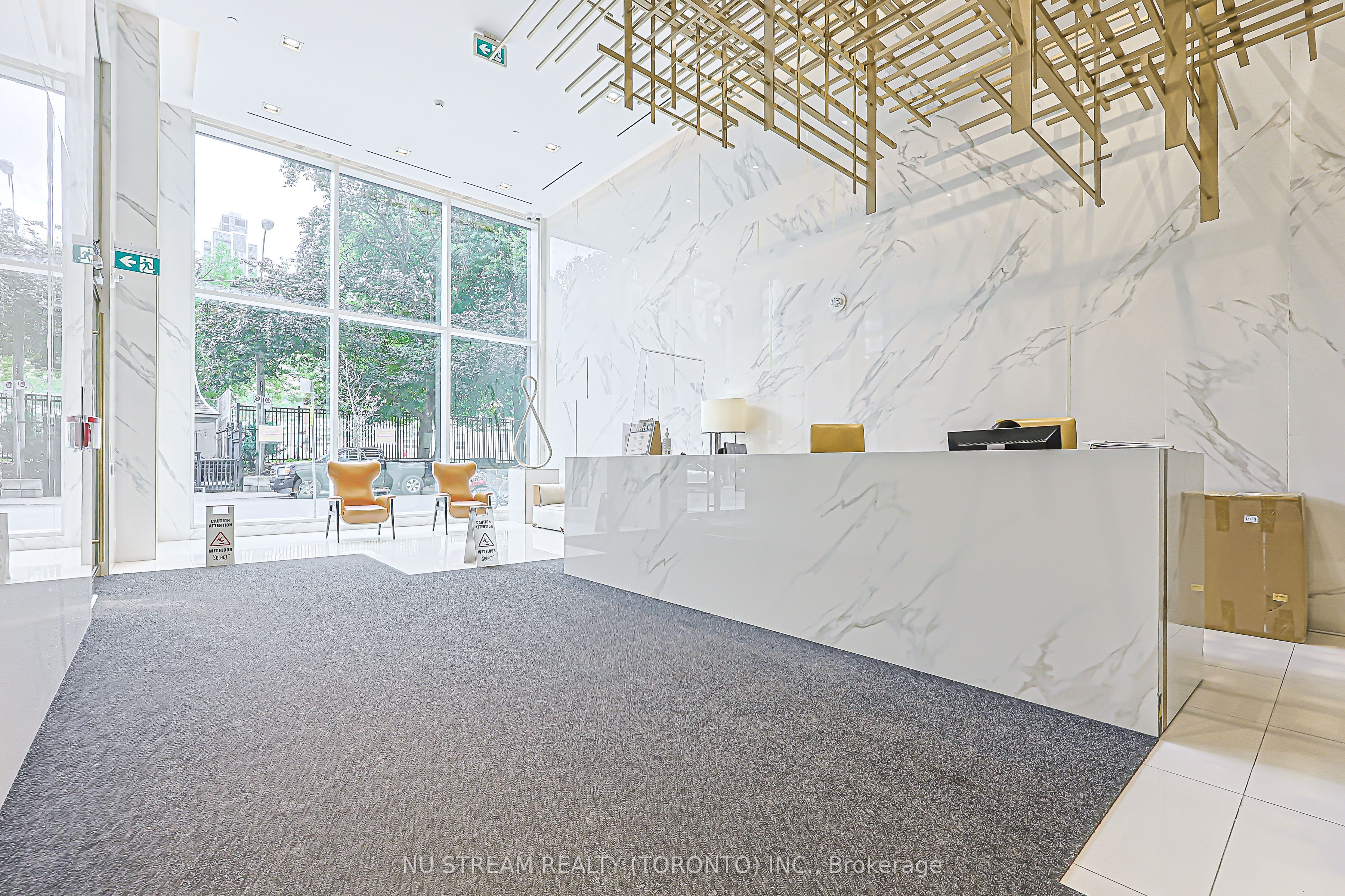 85 Wood Street 1512, Toronto, ON M4Y 0E8 photo 2